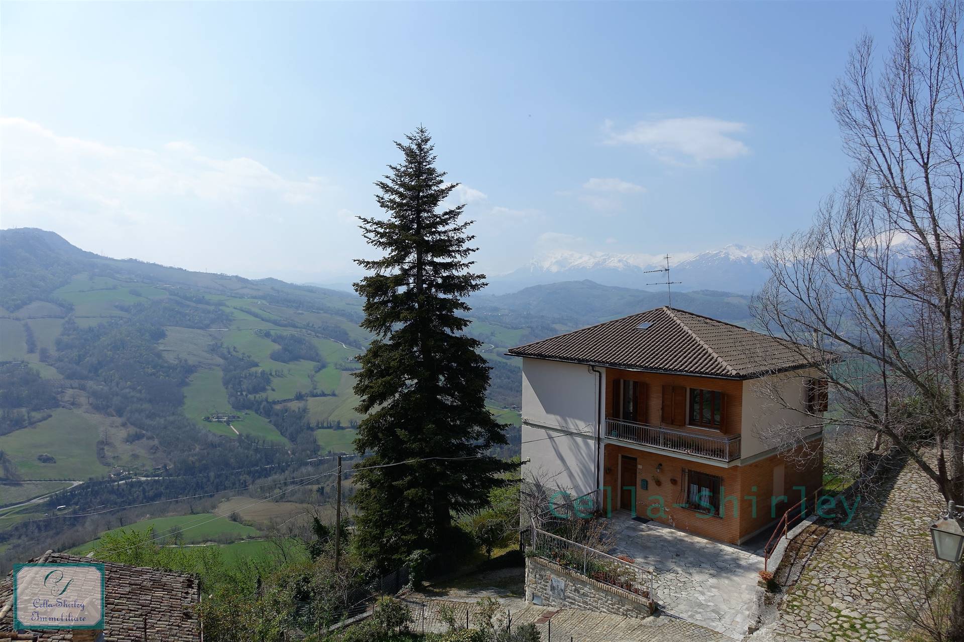 Villa in Monte San Martino MC