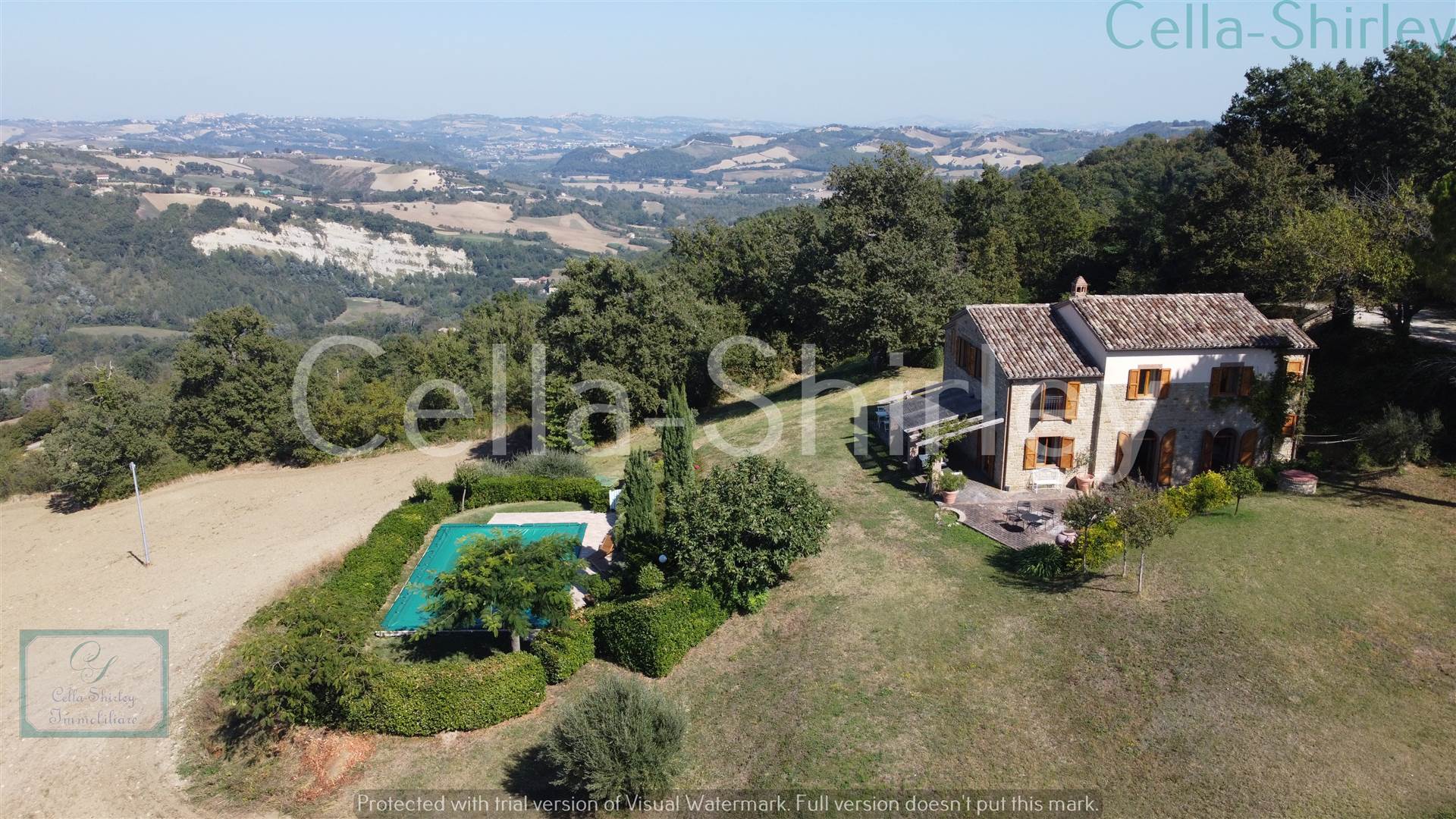 Country House in Monte San Martino MC