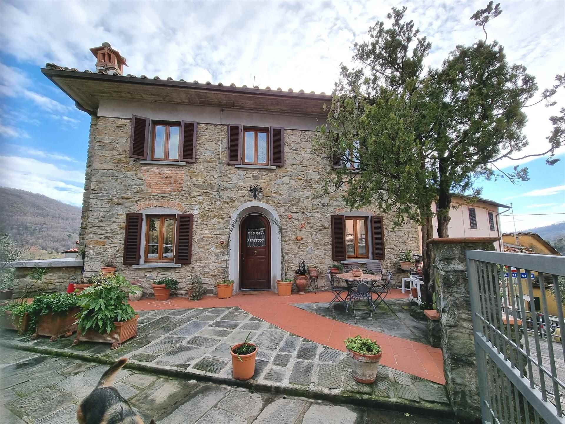 Casa singola ristrutturata in zona Villa di Baggio a Pistoia
