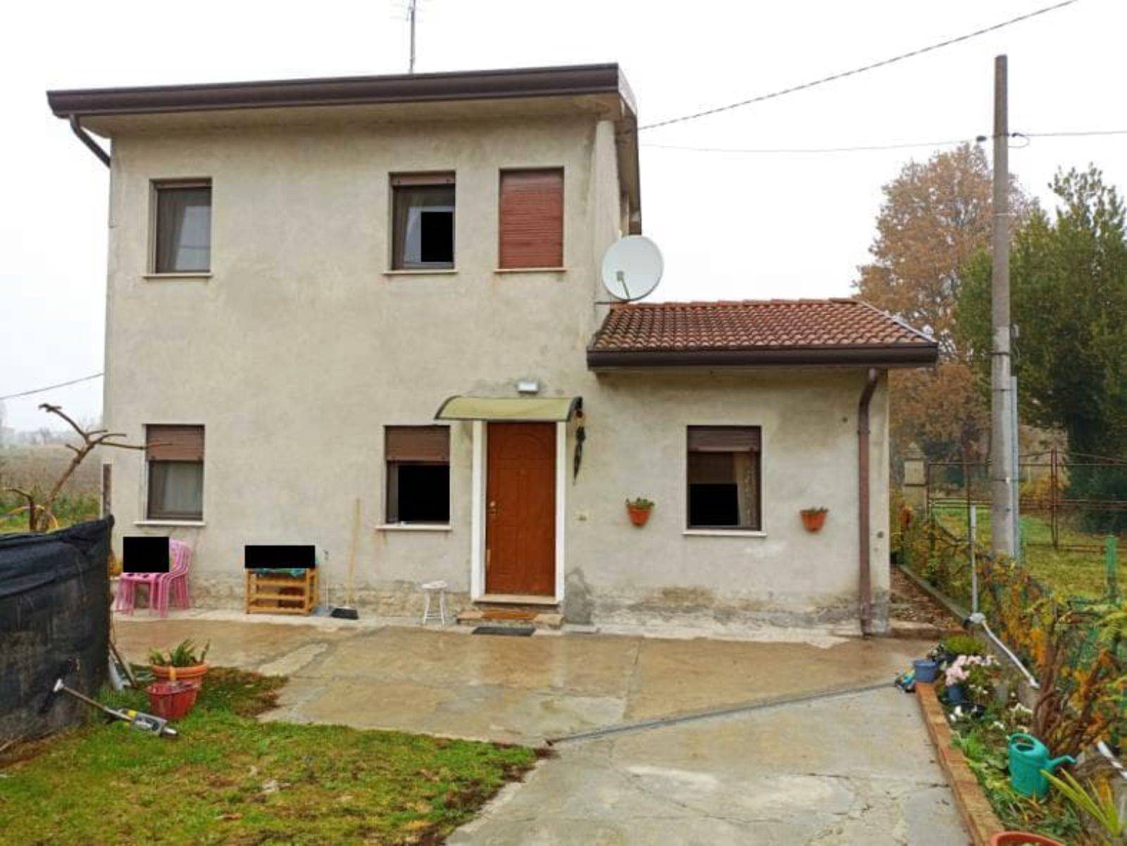 Casa singola in V.le Vittorio Veneto 99 in zona Bottrighe a Adria