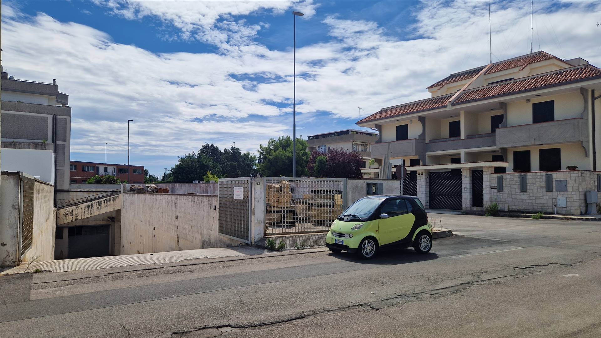 SALESIANI, LECCE, Warehouse for sale of 308 Sq. mt., Energetic class: Not subject, placed at Basement, composed by: 1 Room, 1 Bathroom, Price: € 168,