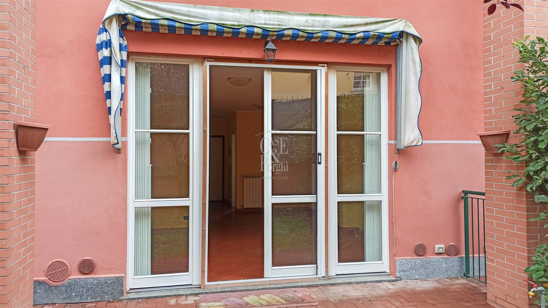 DETTAGLI DETTAGLI