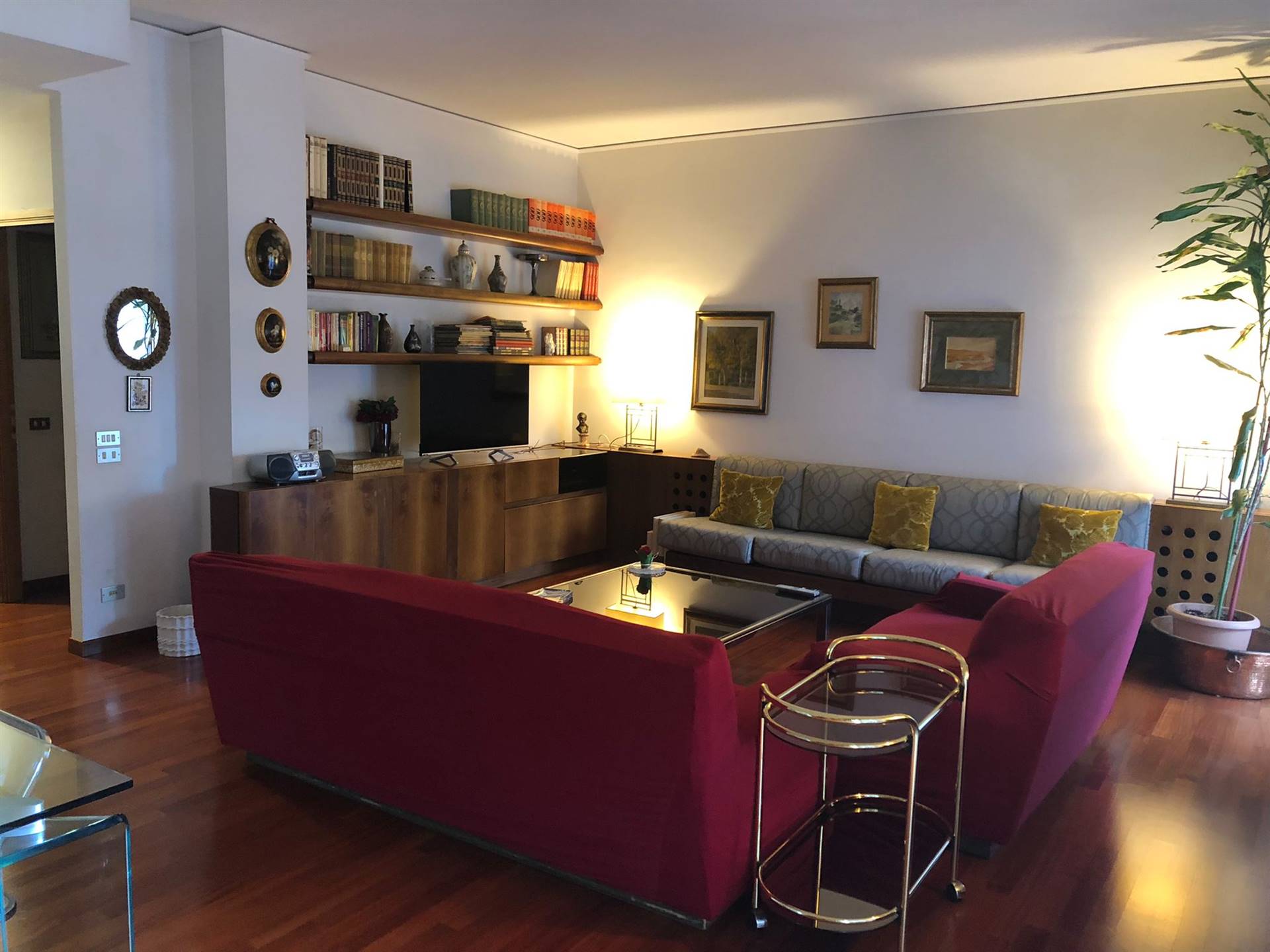 CASCINE, FIRENZE, Apartment for rent of 180 Sq. mt., Excellent Condition, Heating Centralized, Energetic class: G, Epi: 175 kwh/m2 year, placed at 2° 