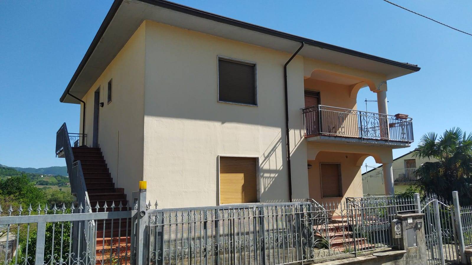 Villa in vendita a Pratola Serra Avellino San Michele