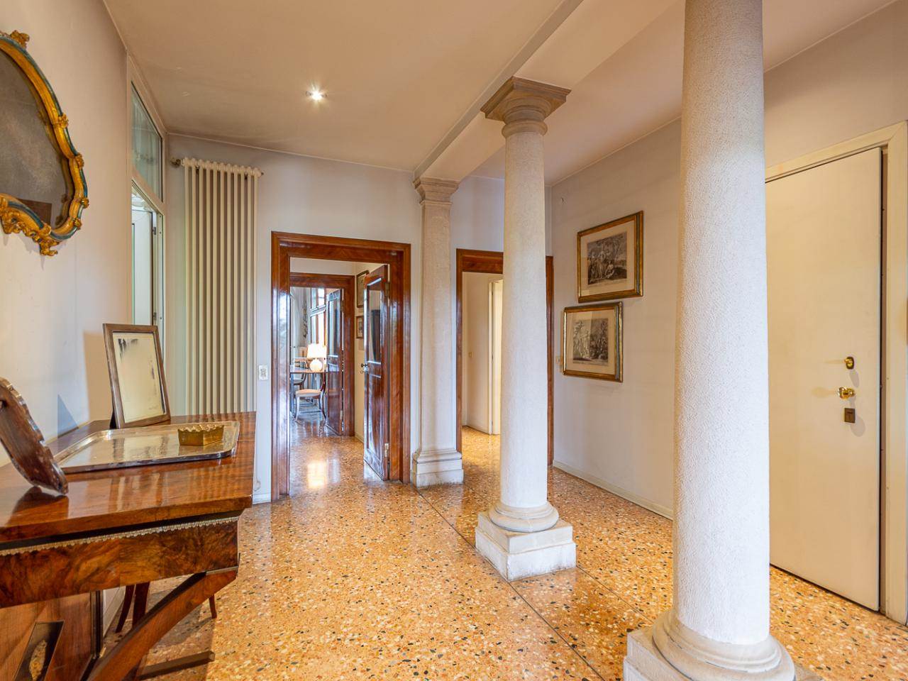 Appartamento in vendita a Padova Prato Della Valle