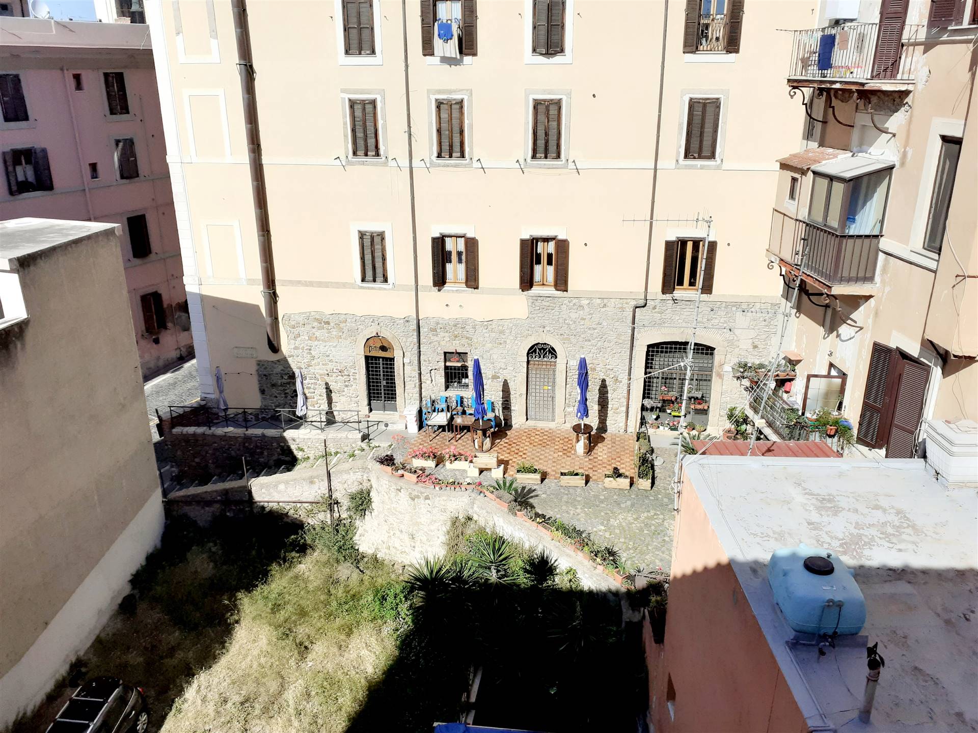CIVITAVECCHIA, Apartment for sale of 71 Sq. mt., Restored, Heating Individual heating system, Energetic class: G, Epi: 175 kwh/m2 year, placed at 4°, composed by: 3 Rooms, Show cooking, , 2 Bedrooms, 