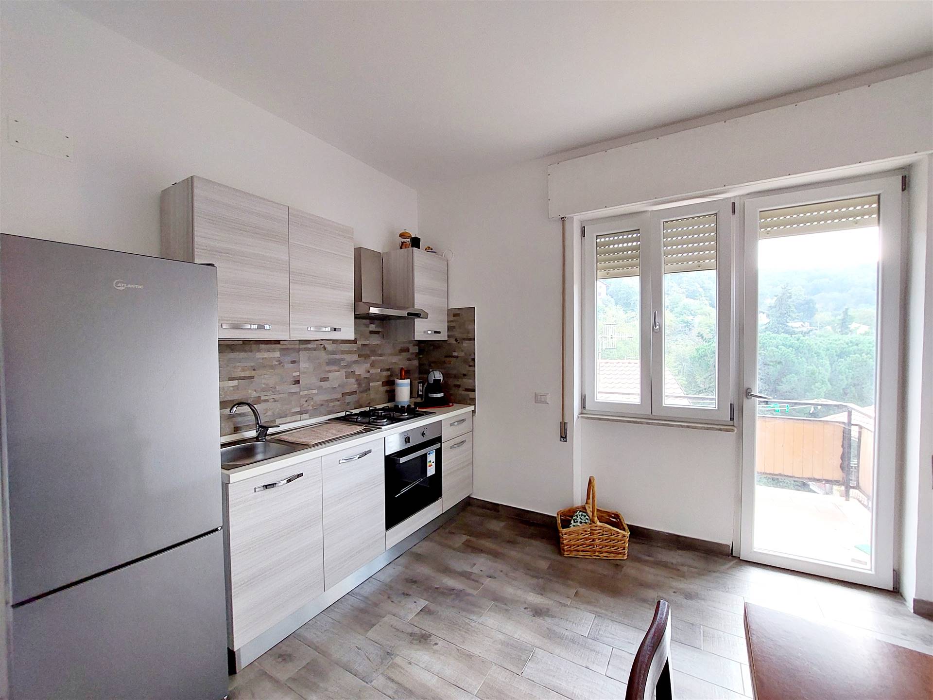 ALLUMIERE, Apartment for sale of 80 Sq. mt., Good condition, Heating Individual heating system, Energetic class: G, placed at 2° on 5, composed by: 3 Rooms, Separate kitchen, , 2 Bedrooms, 1 Bathroom,