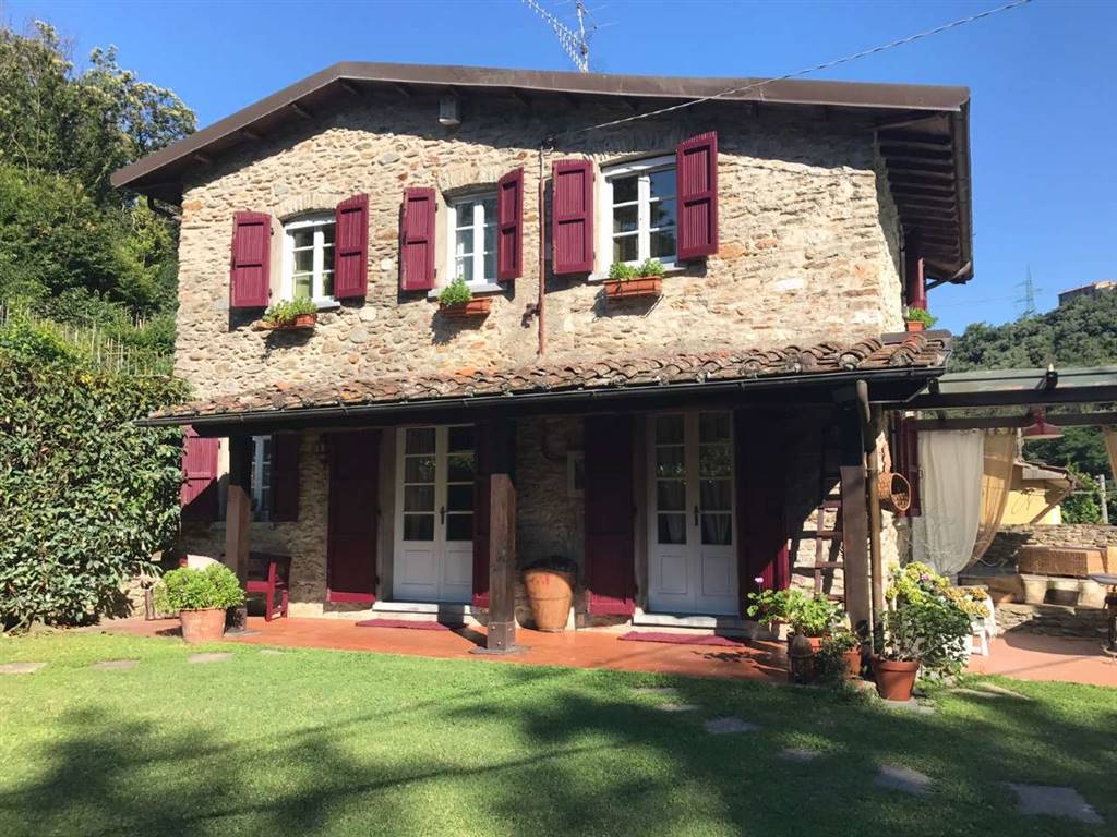 Villa in Via Solaio 120 a Pietrasanta