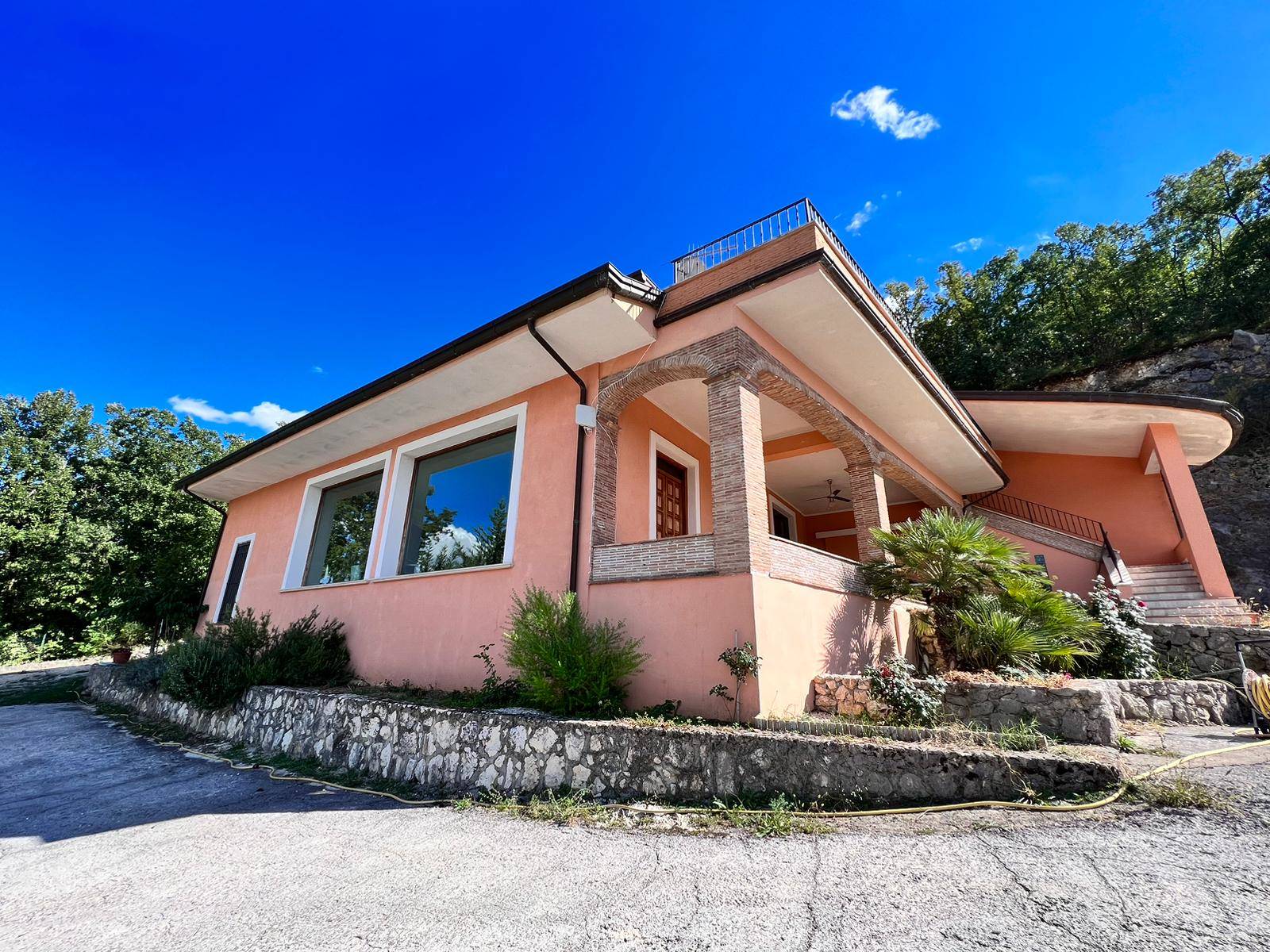 Villa in vendita a Arpino Frosinone Aia Del Comune