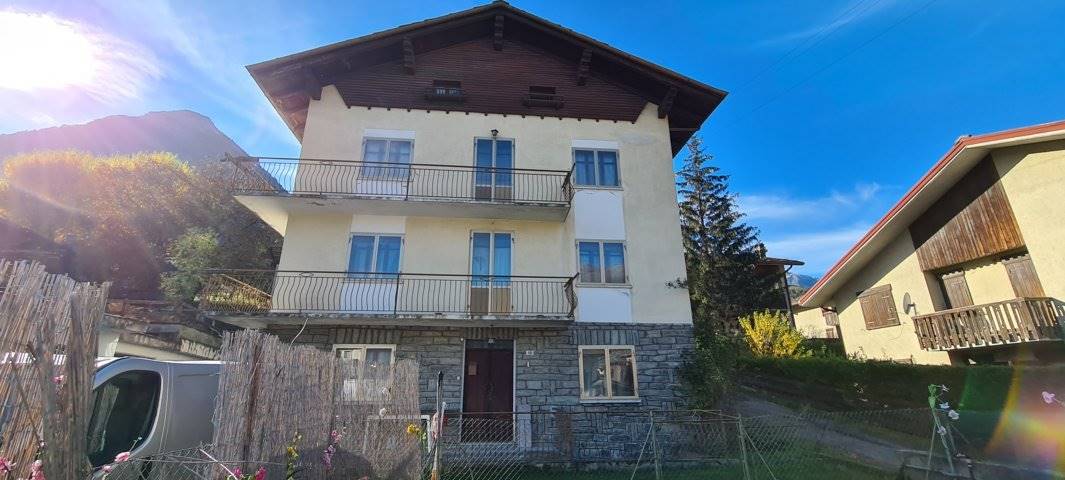 Casa singola in vendita a Fenis Aosta Chez Croiset