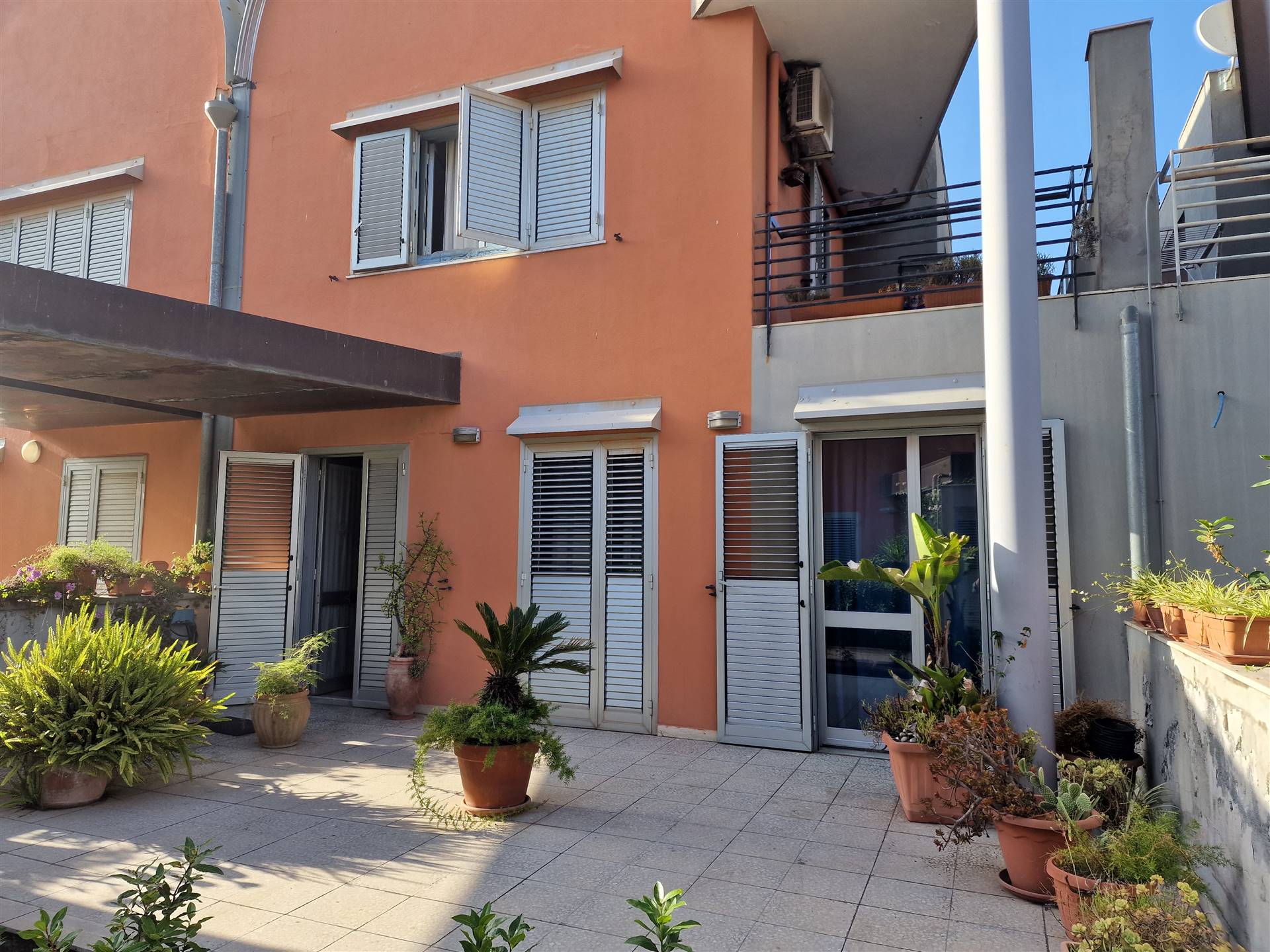NUNZIATA, MASCALI, Terraced villa for sale of 130 Sq. mt., Good condition, Heating Individual heating system, Energetic class: G, placed at 2° on 2, 
