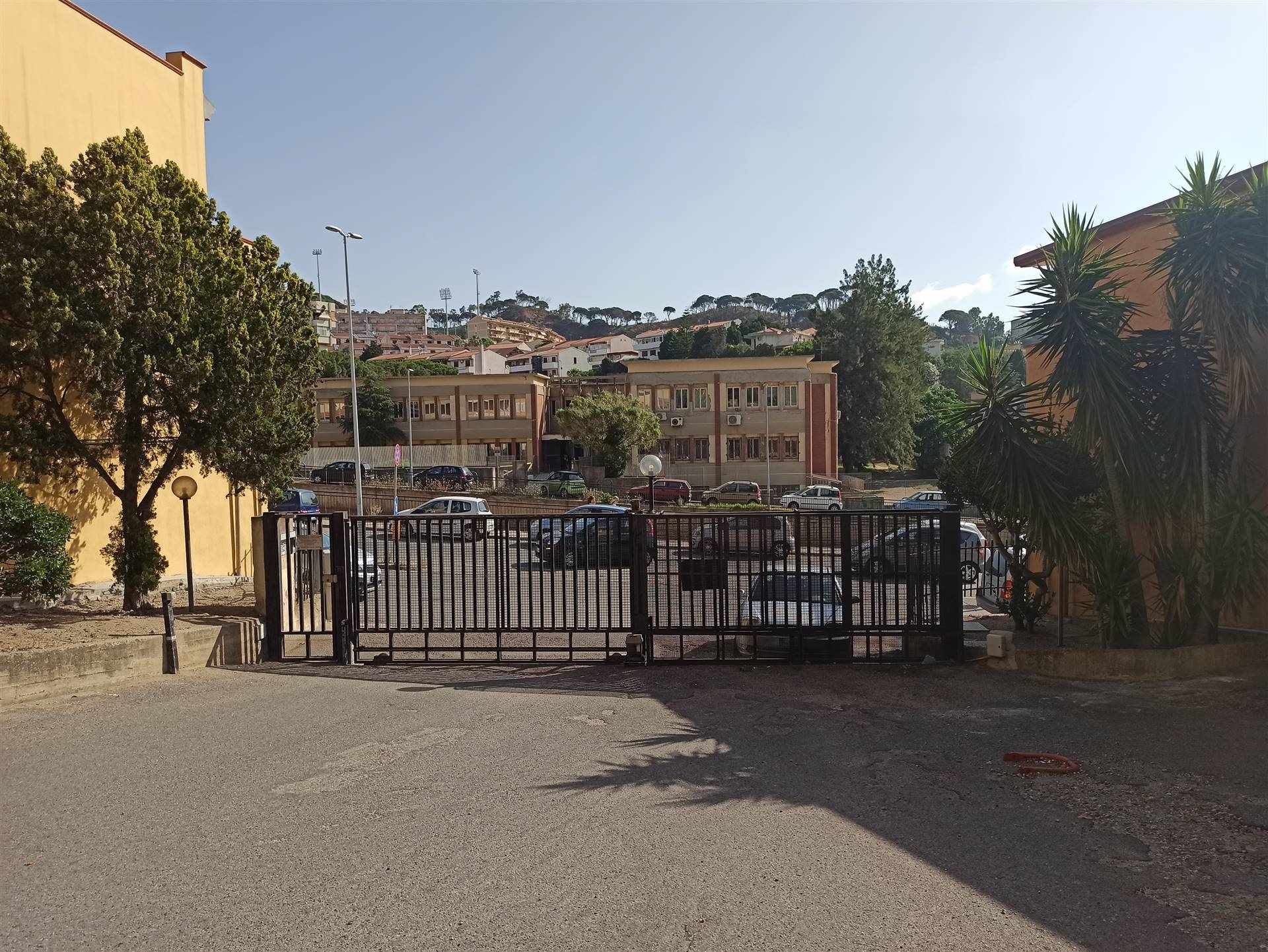Quadrilocale in Viale Annunziata 7 in zona Annunziata Bassa,s. Licandro a Messina