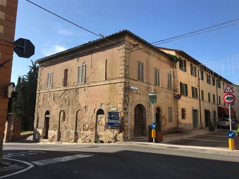 Casa semi indipendente da ristrutturare in zona Torrenieri a Montalcino