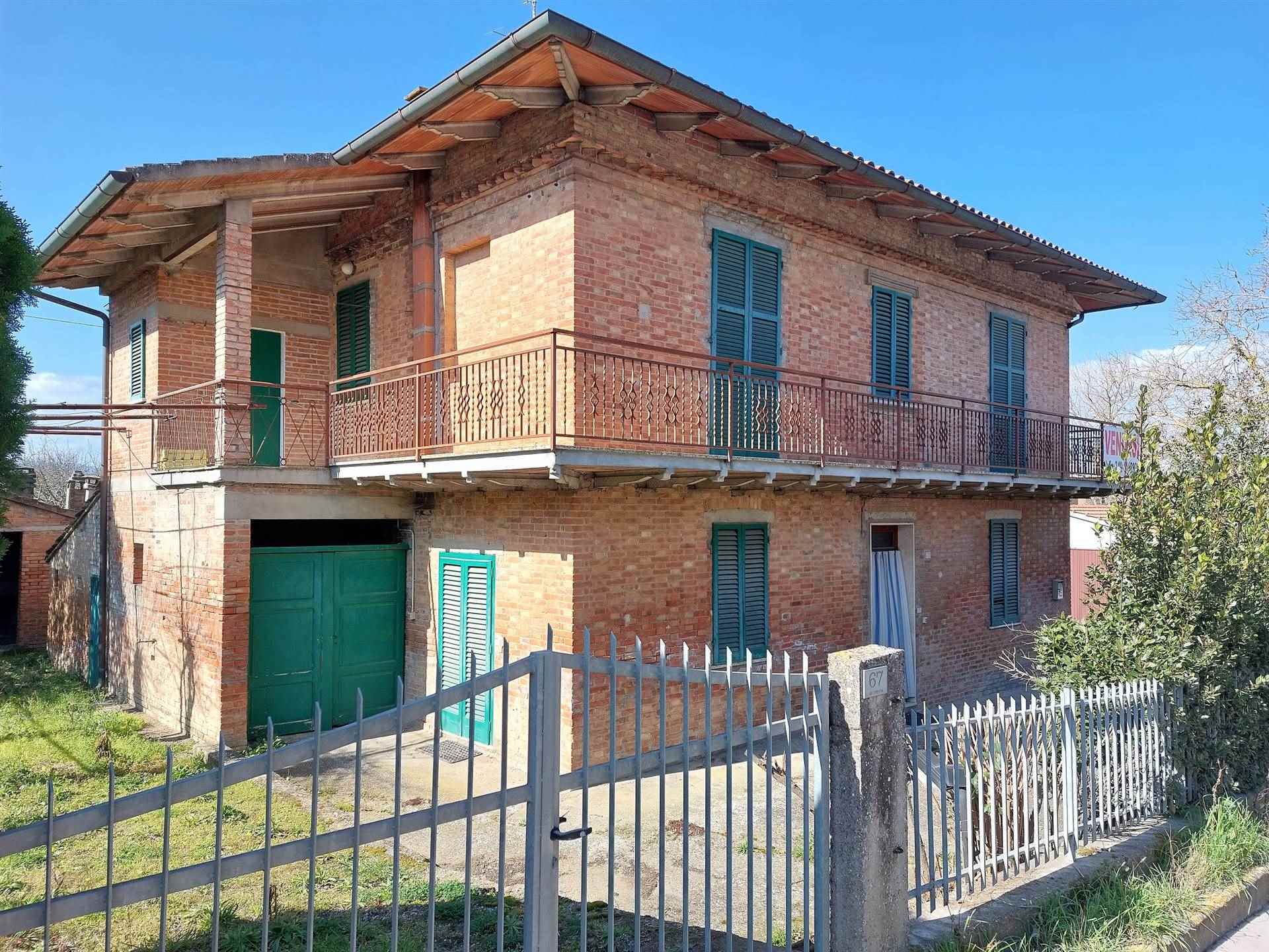 Casa singola abitabile in zona Montallese a Chiusi