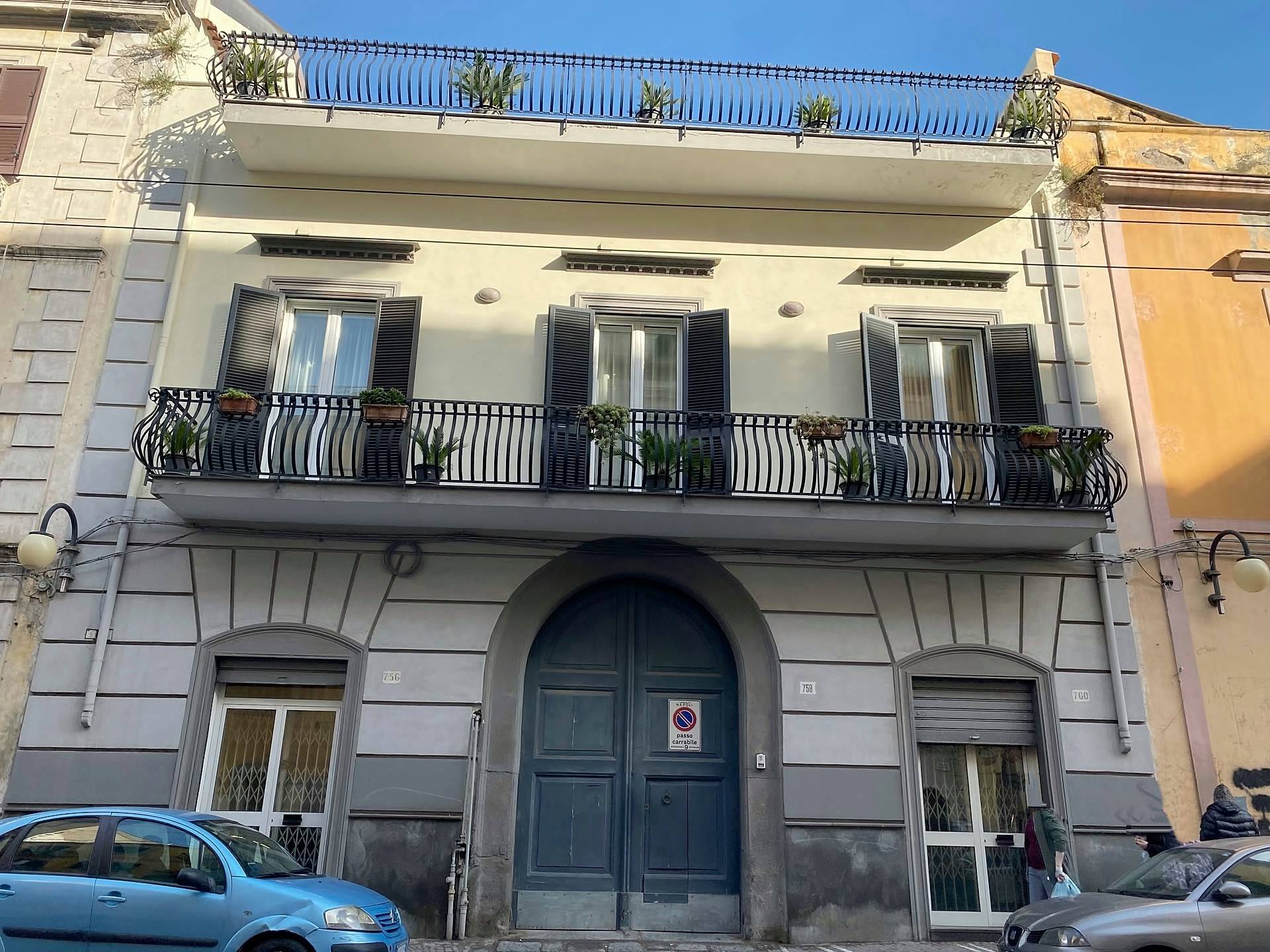 Villa in Corso San Giovanni a Teduccioi in zona San Giovanni a Teduccio a Napoli