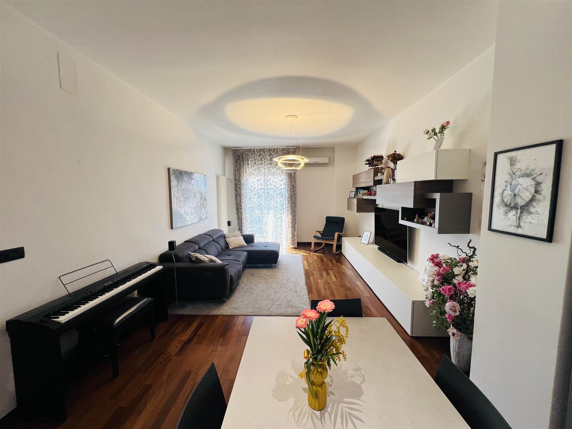 CARRASSI, BARI, Apartment for sale of 96 Sq. mt., Excellent Condition, Heating Individual heating system, Energetic class: G, Epi: 104,96 kwh/m2 year, placed at 5° on 6, composed by: 3 Rooms, 