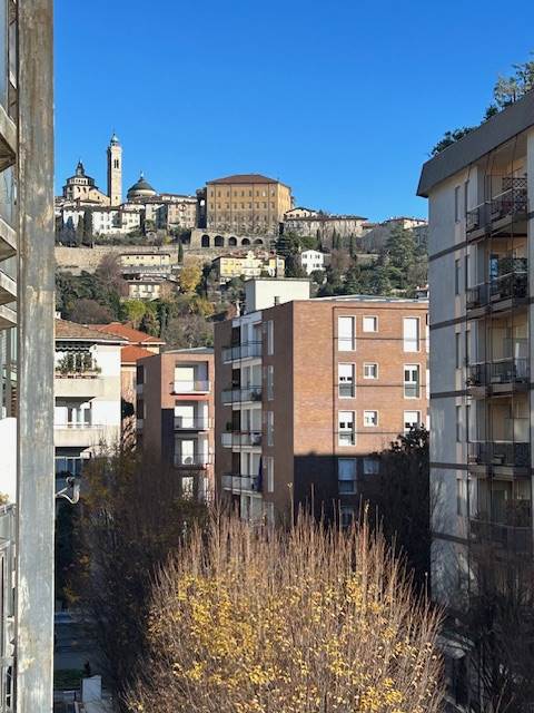 Appartamento in Via Xxiv Maggio 2 in zona San Paolo a Bergamo
