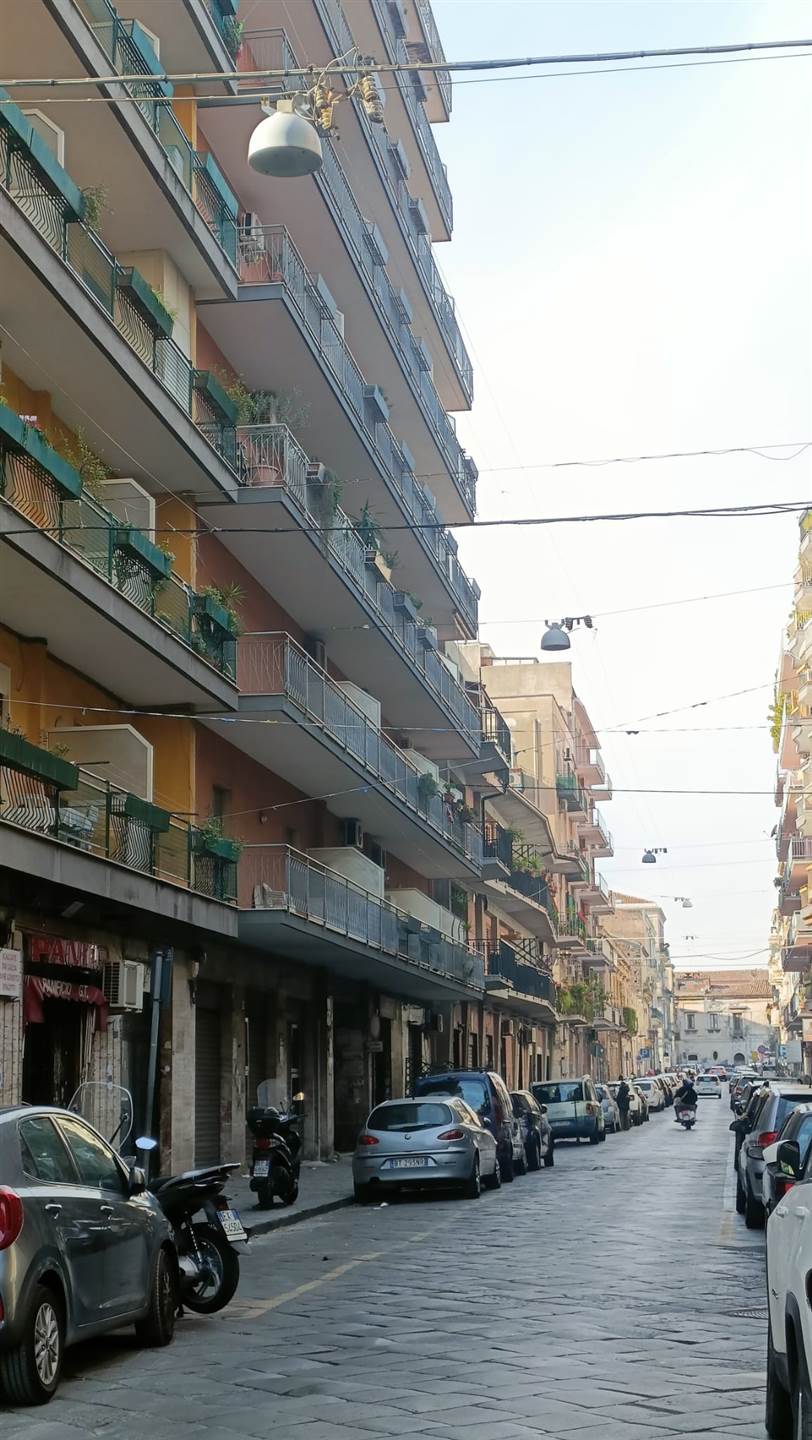 Quadrilocale da ristrutturare in zona Via Etnea - Via Umberto a Catania