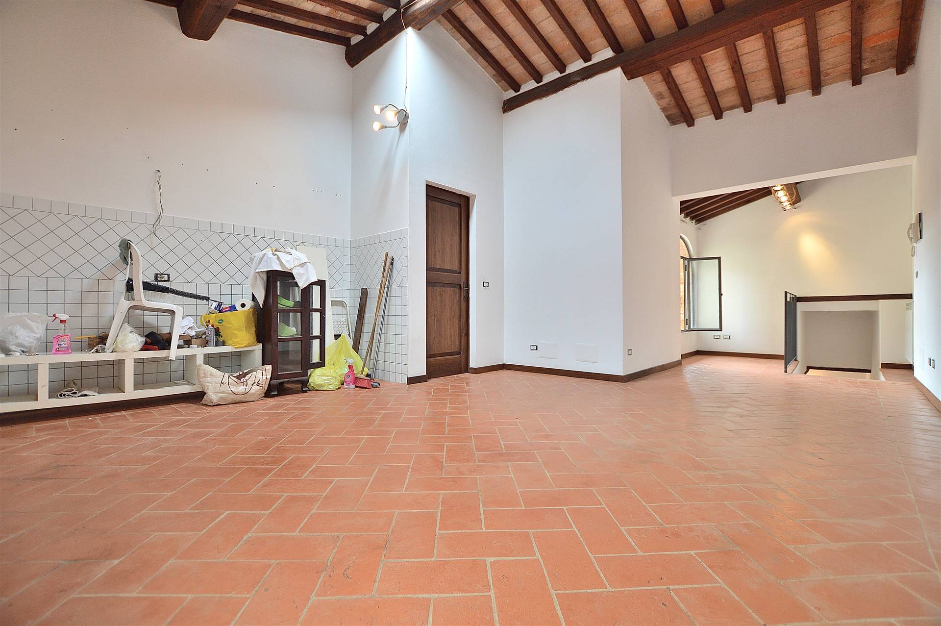 ISOLA D'ARBIA, SIENA, Apartment for sale of 76 Sq. mt., Excellent Condition, Heating Individual heating system, Energetic class: G, Epi: 175 kwh/m2 year, placed at 1° on 1, composed by: 3 Rooms, 