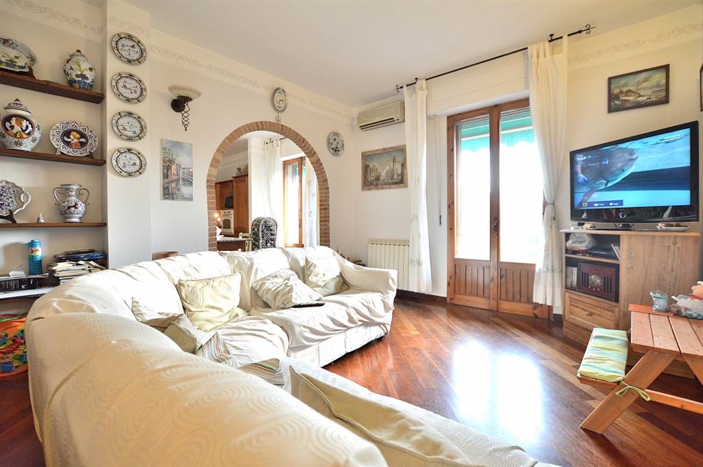 CENTRO, MONTERONI D'ARBIA, Apartment for sale of 114 Sq. mt., Good condition, Heating Individual heating system, Energetic class: G, Epi: 350 kwh/m2 year, placed at 2° on 3, composed by: 3 Rooms, 