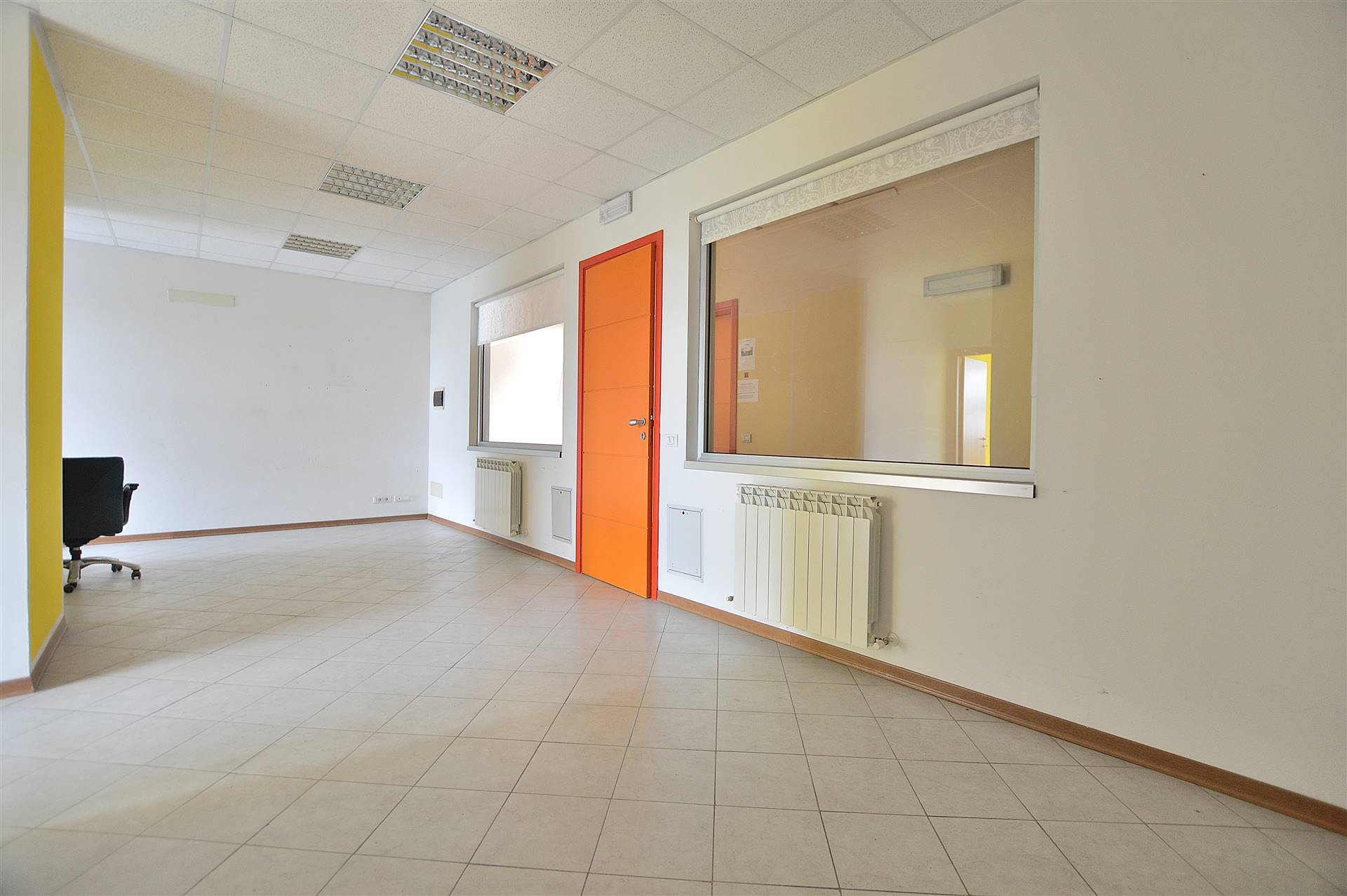 MONTERONI D'ARBIA, Office for sale of 84 Sq. mt., Heating Individual heating system, Energetic class: G, Epi: 363,9 kwh/m3 year, placed at 1° on 2, 