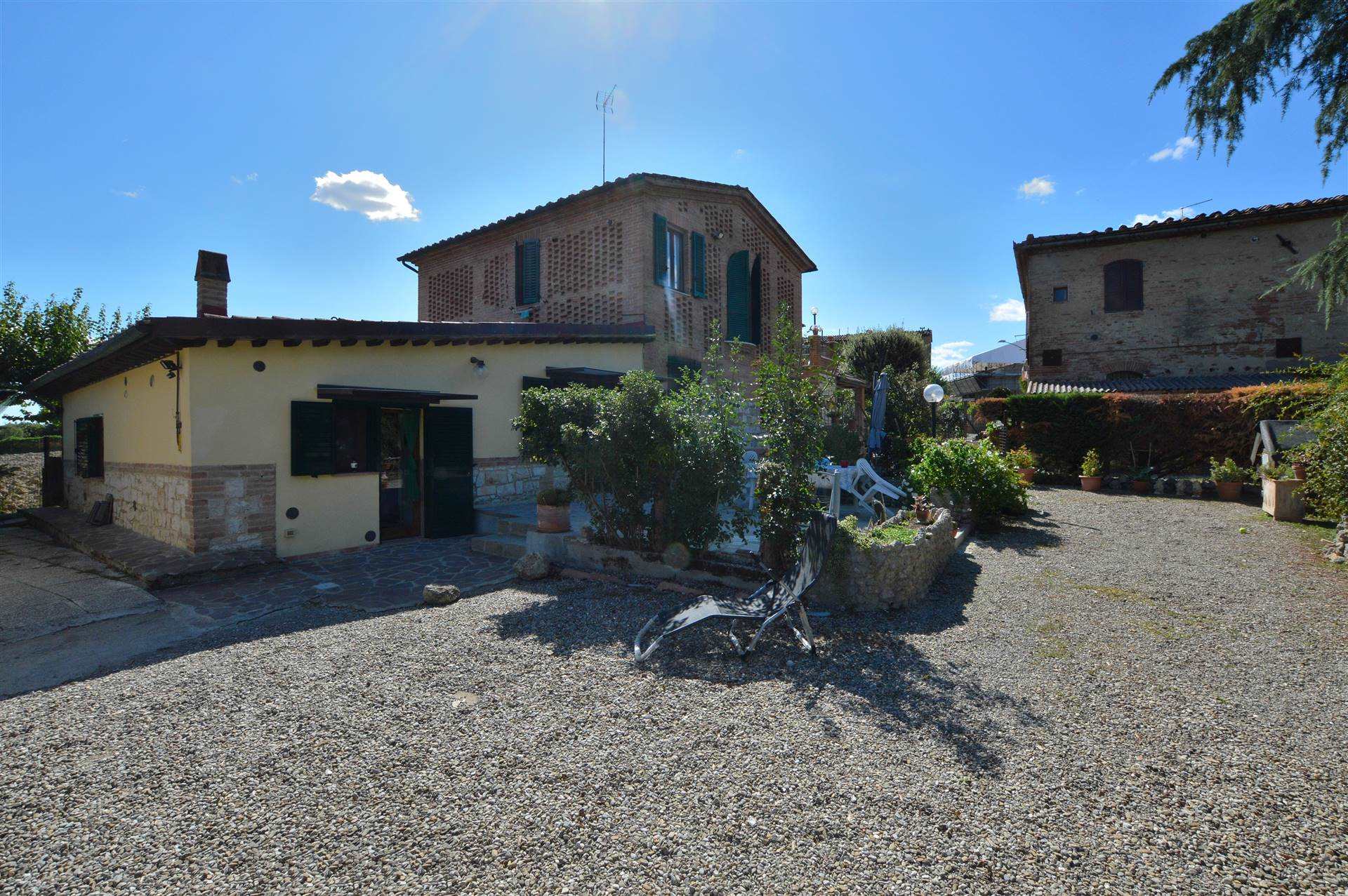 CENTRO, MONTERONI D'ARBIA, Apartment for sale of 236 Sq. mt., Excellent Condition, Heating Individual heating system, Energetic class: G, Epi: 175 kwh/m2 year, placed at Ground on 1, composed by: 12 