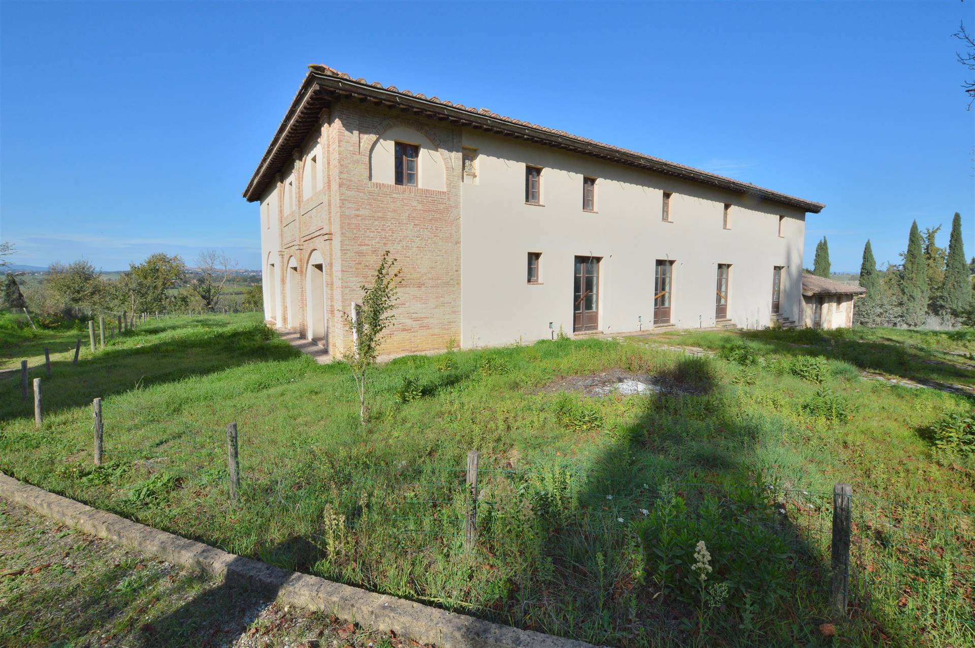 SALTEANO, SIENA, Apartment for sale of 110 Sq. mt., Restored, Heating Individual heating system, Energetic class: C, Epi: 60 kwh/m2 year, placed at Ground on 2, composed by: 5 Rooms, Separate kitchen,