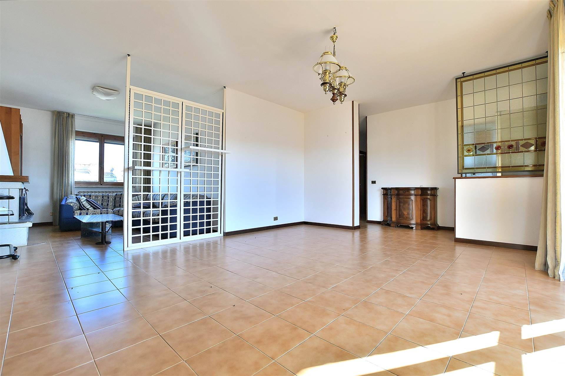 MONTERONI D'ARBIA, Apartment for sale of 104 Sq. mt., Habitable, Heating Individual heating system, Energetic class: G, Epi: 175 kwh/m2 year, placed at 4° on 4, composed by: 5 Rooms, Little kitchen, ,