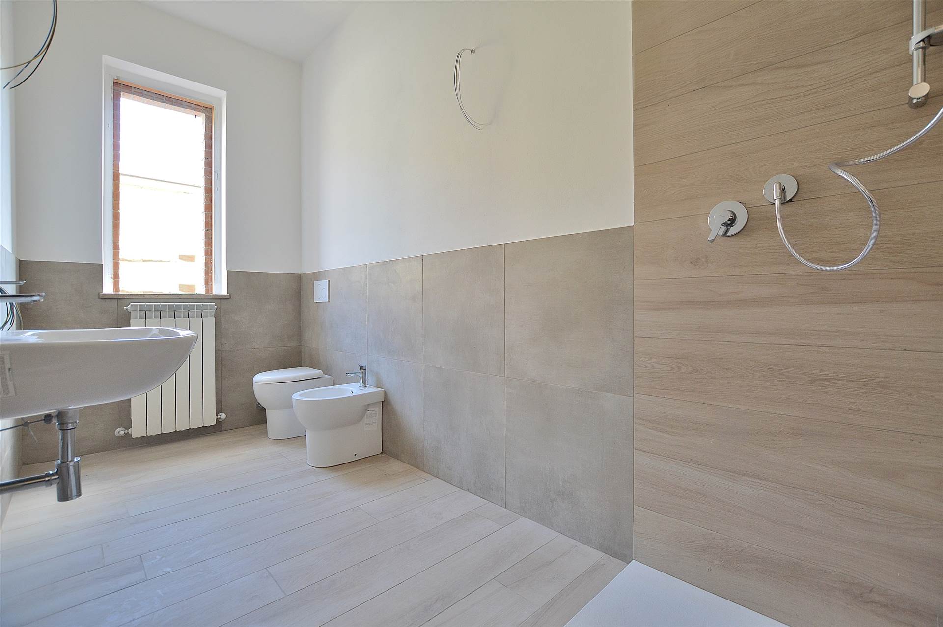 DUE PONTI, SIENA, Apartment for sale of 120 Sq. mt., New construction, Heating Individual heating system, Energetic class: C, Epi: 50 kwh/m2 year, placed at 1° on 2, composed by: 4 Rooms, Kitchenette,