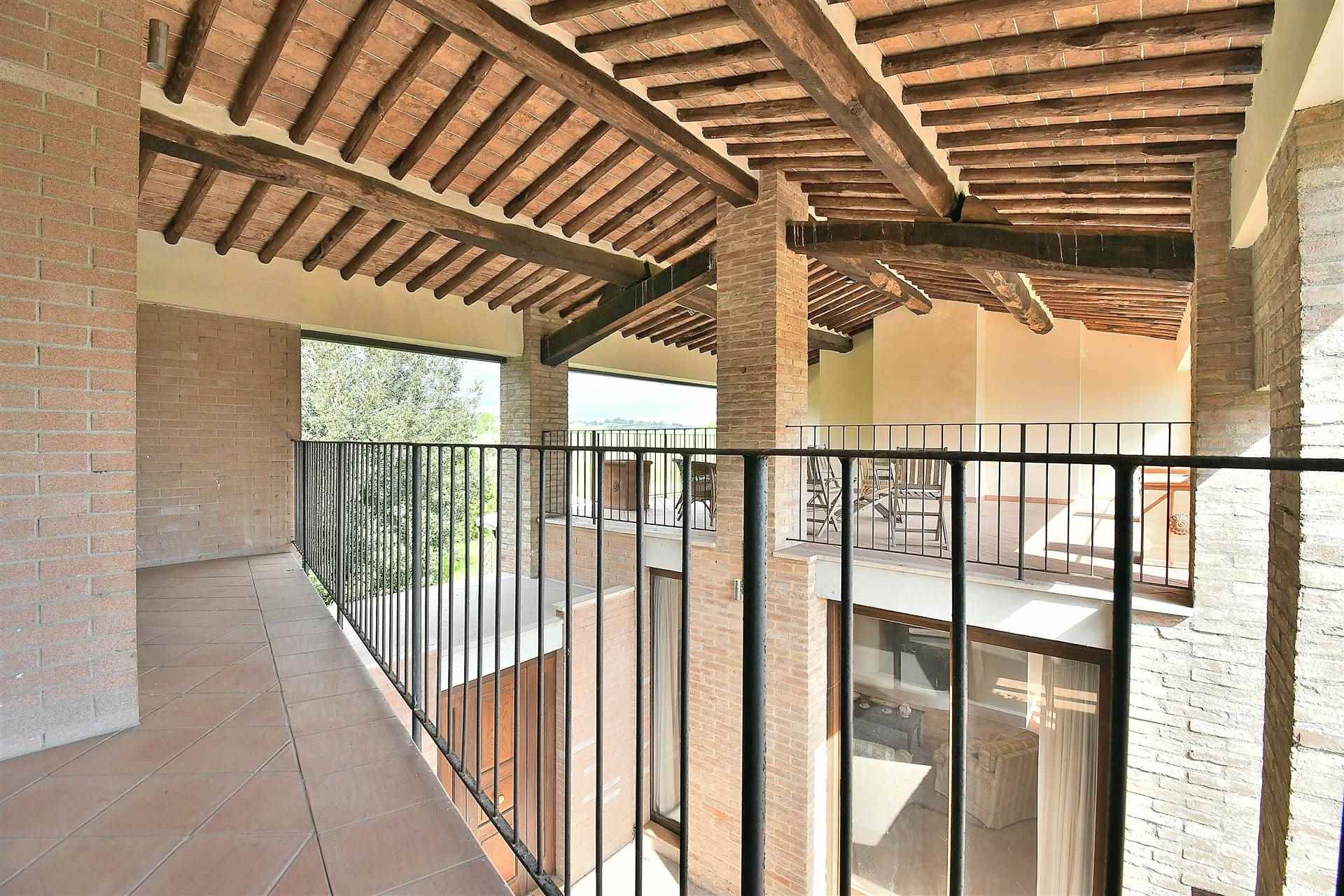RENACCIO, SIENA, Apartment for sale of 213 Sq. mt., Excellent Condition, Heating Individual heating system, Energetic class: D, Epi: 158,16 kwh/m2 year, placed at Ground on 1, composed by: 6 Rooms, 
