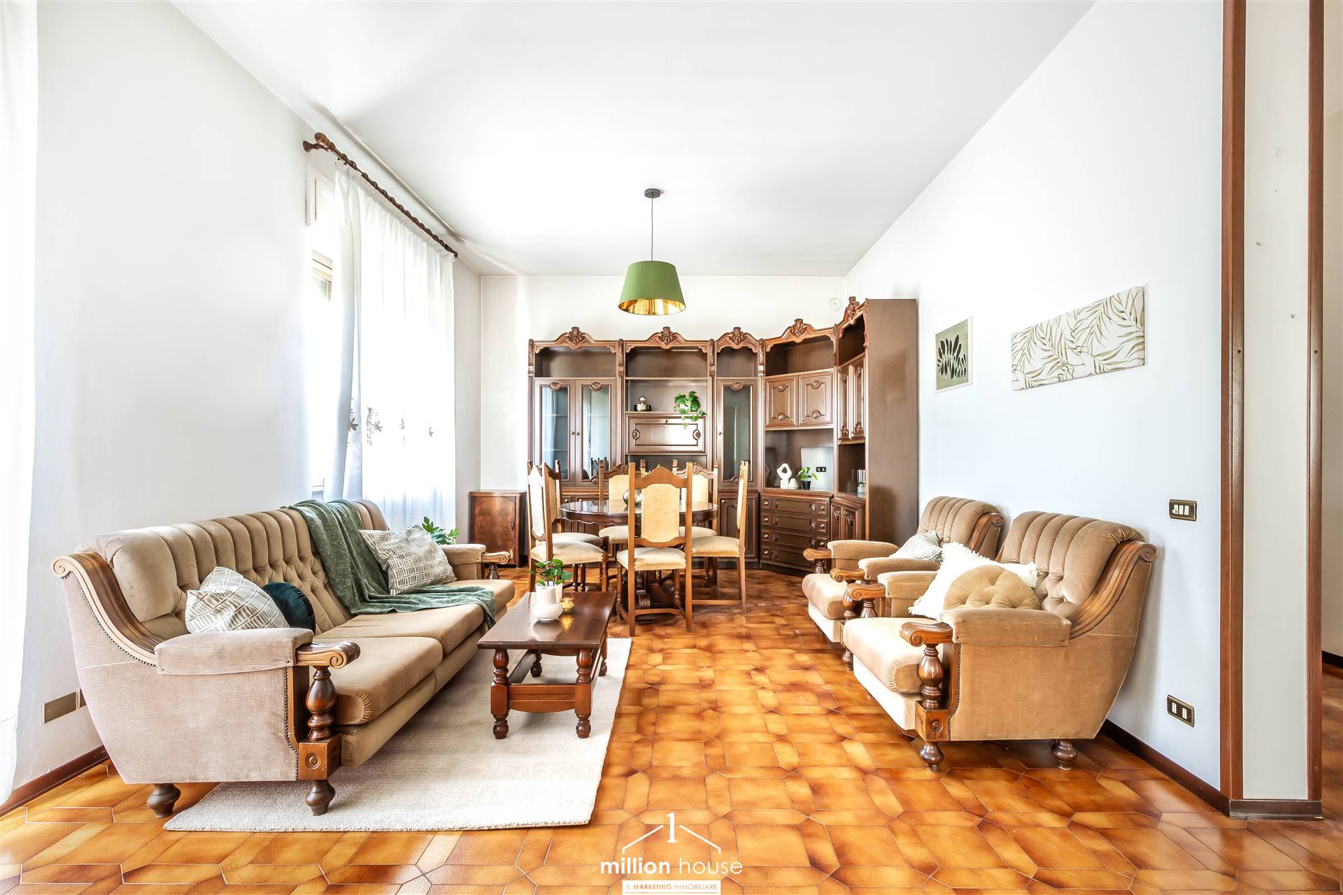 CESANO MADERNO, Apartment for sale of 129 Sq. mt., Habitable, Heating Individual heating system, Energetic class: G, placed at 1°, composed by: 3 