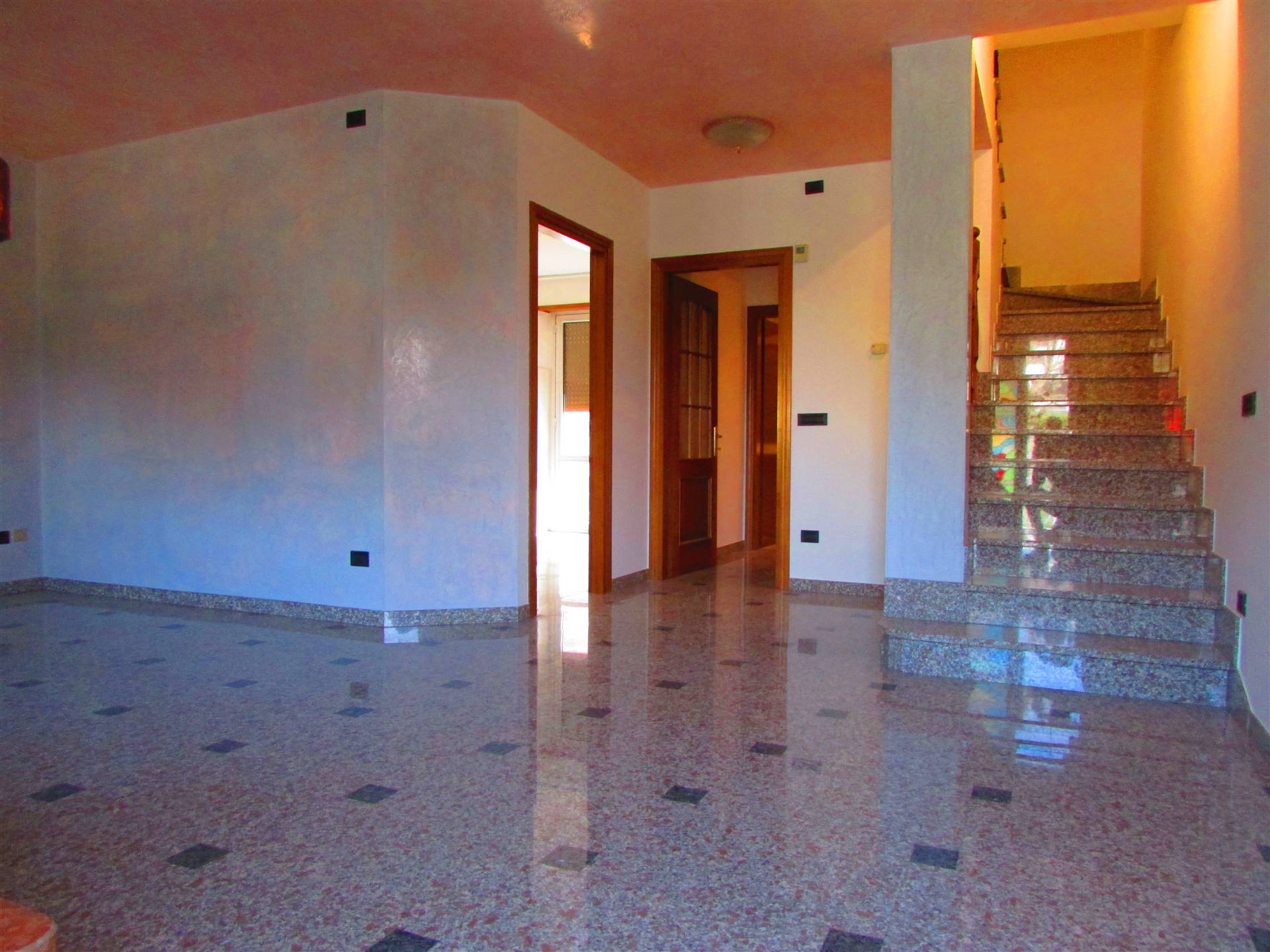 ALBAREDO D'ADIGE, Terraced villa for sale of 130 Sq. mt., Excellent Condition, Heating Individual heating system, Energetic class: D, Epi: 133,47 