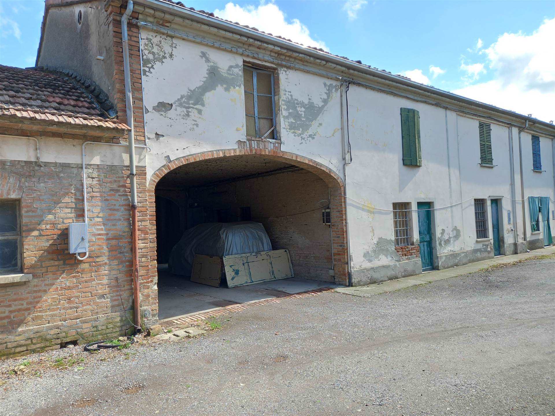 Rustico casale in vendita a Fiorenzuola D'arda Piacenza