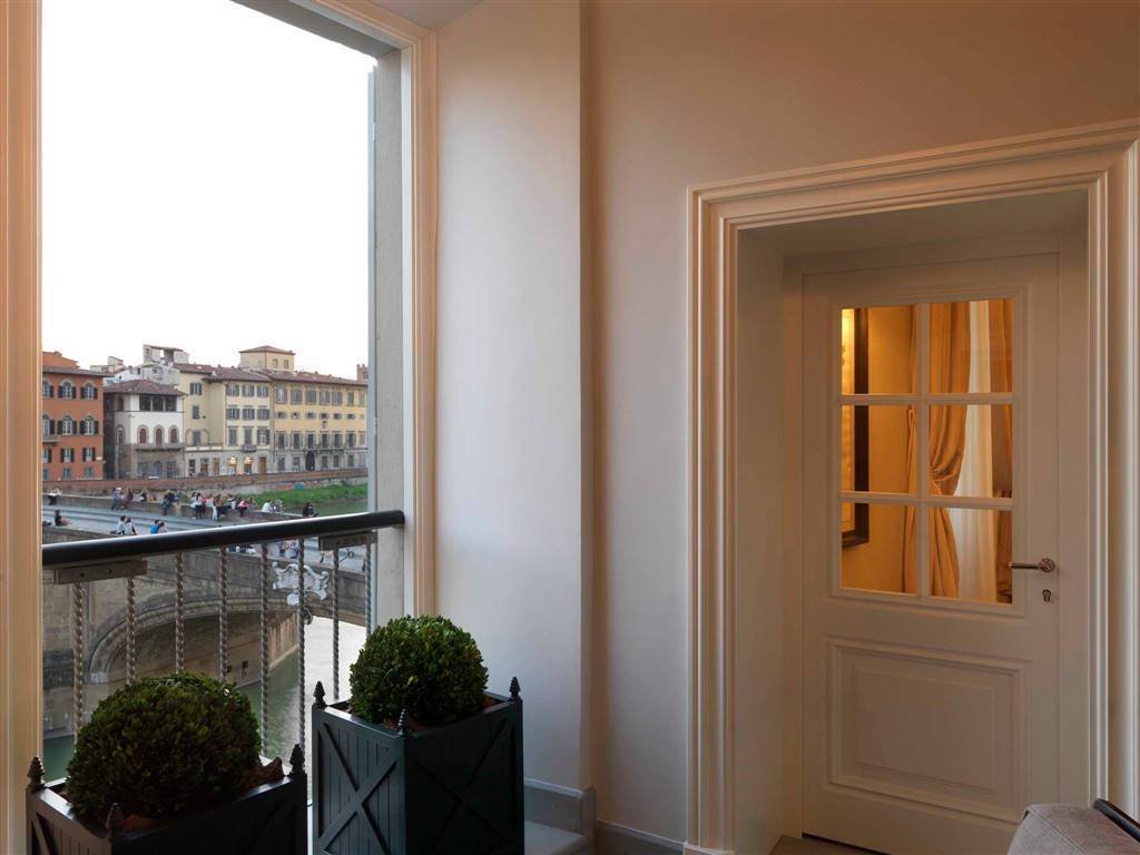 Appartamento in vendita a Firenze Lungarno Degli Acciaiuoli