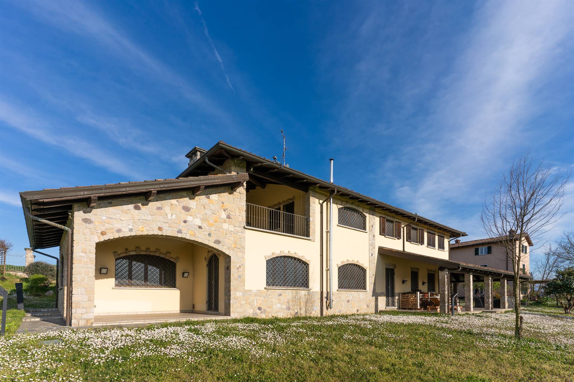 Villa in Strada Fornaci 44/b in zona Vho a Tortona