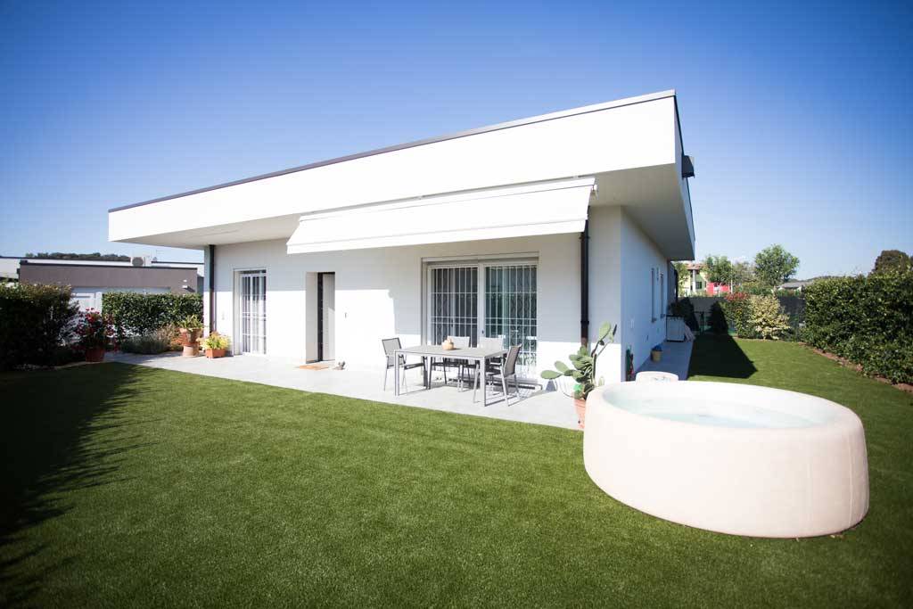 GAZZOLI, COSTERMANO, Villa for sale of 100 Sq. mt., New construction, Heating To floor, Energetic class: A4, placed at Ground, composed by: 4 Rooms, 