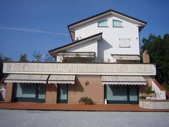 Villa in vendita a Carrara Massa Carrara Fossone