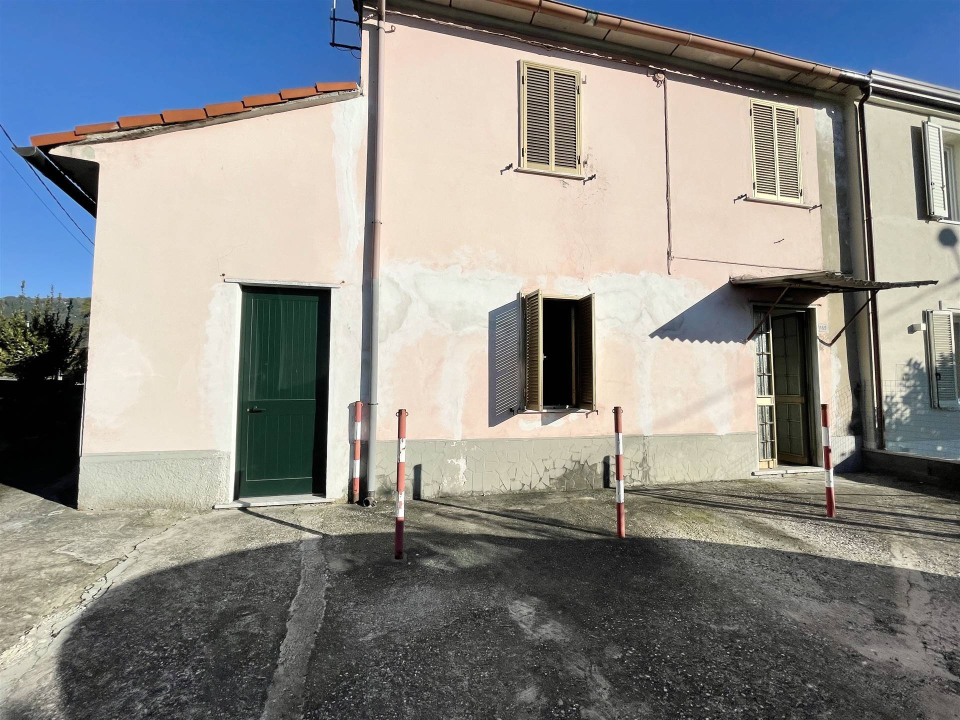 Casa semi indipendente in vendita a Massa Massa Carrara Periferia