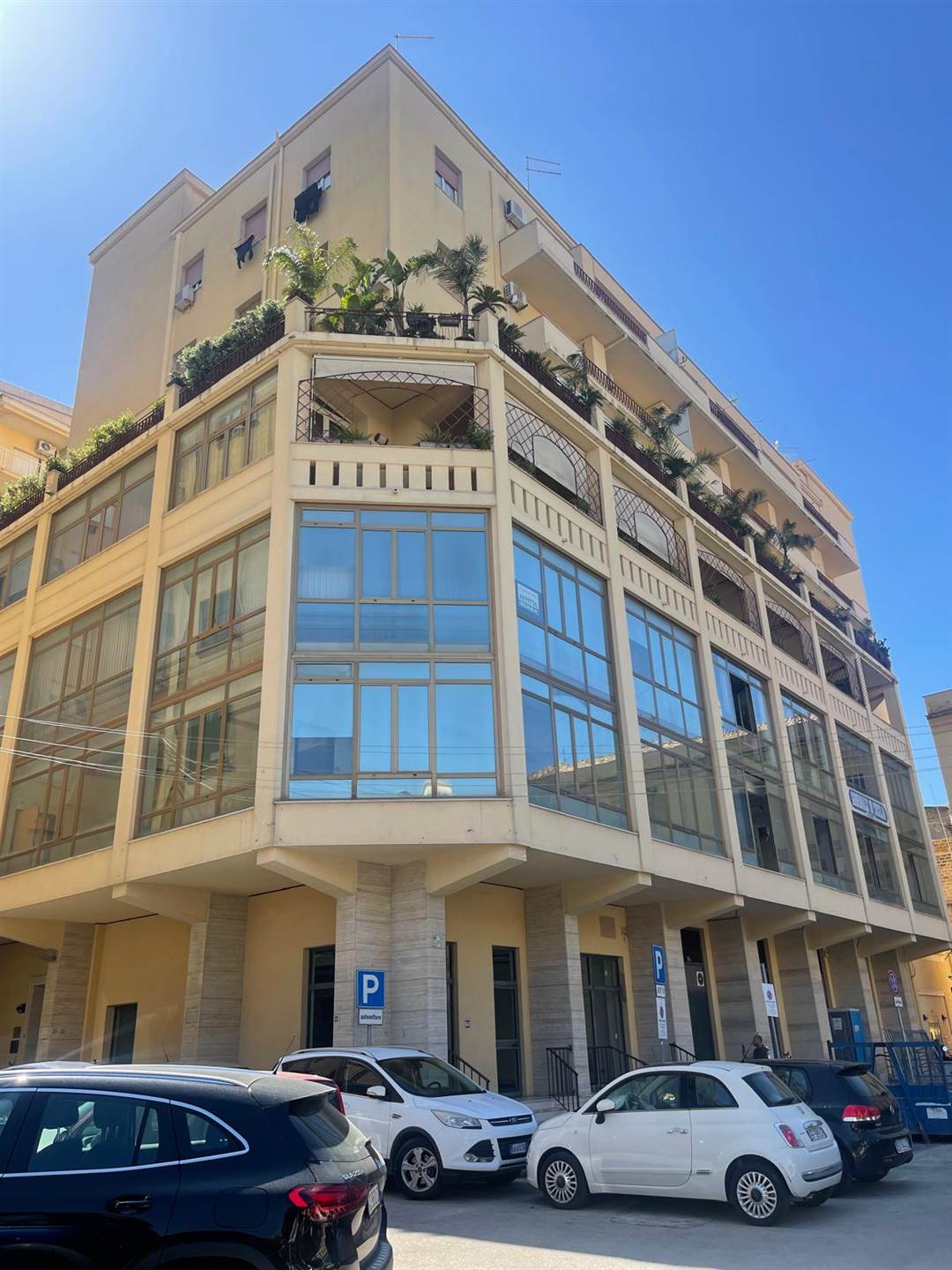 CENTRO, AGRIGENTO, Ufficio in vendita di 174 Mq, Classe energetica: G, posto al piano Terra, composto da: 8 Vani, 1 Bagno, Trattativa riservata