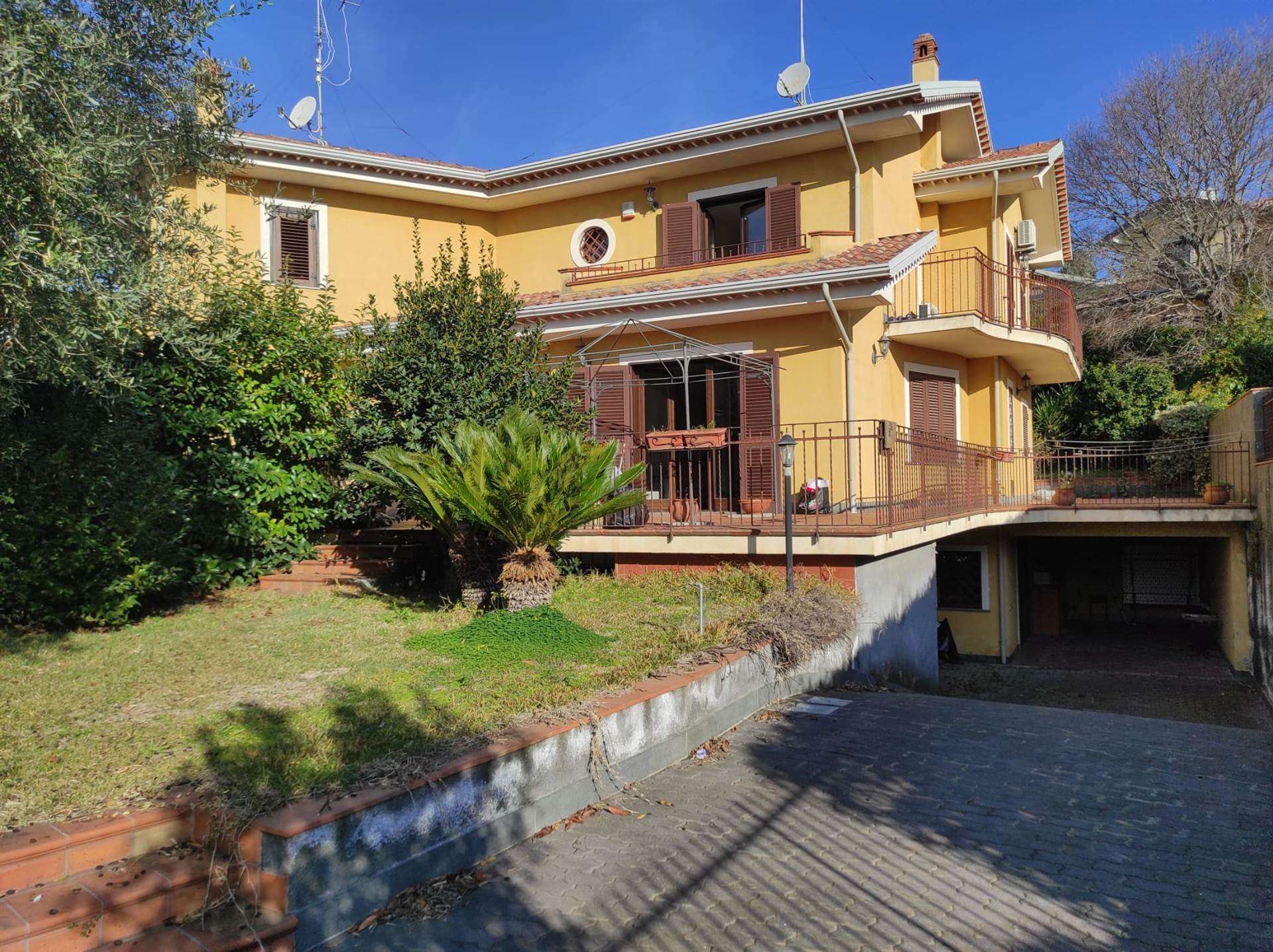 TRECASTAGNI, Villa for sale of 215 Sq. mt., Excellent Condition, Heating Individual heating system, Energetic class: G, Epi: 125 kwh/m2 year, placed 