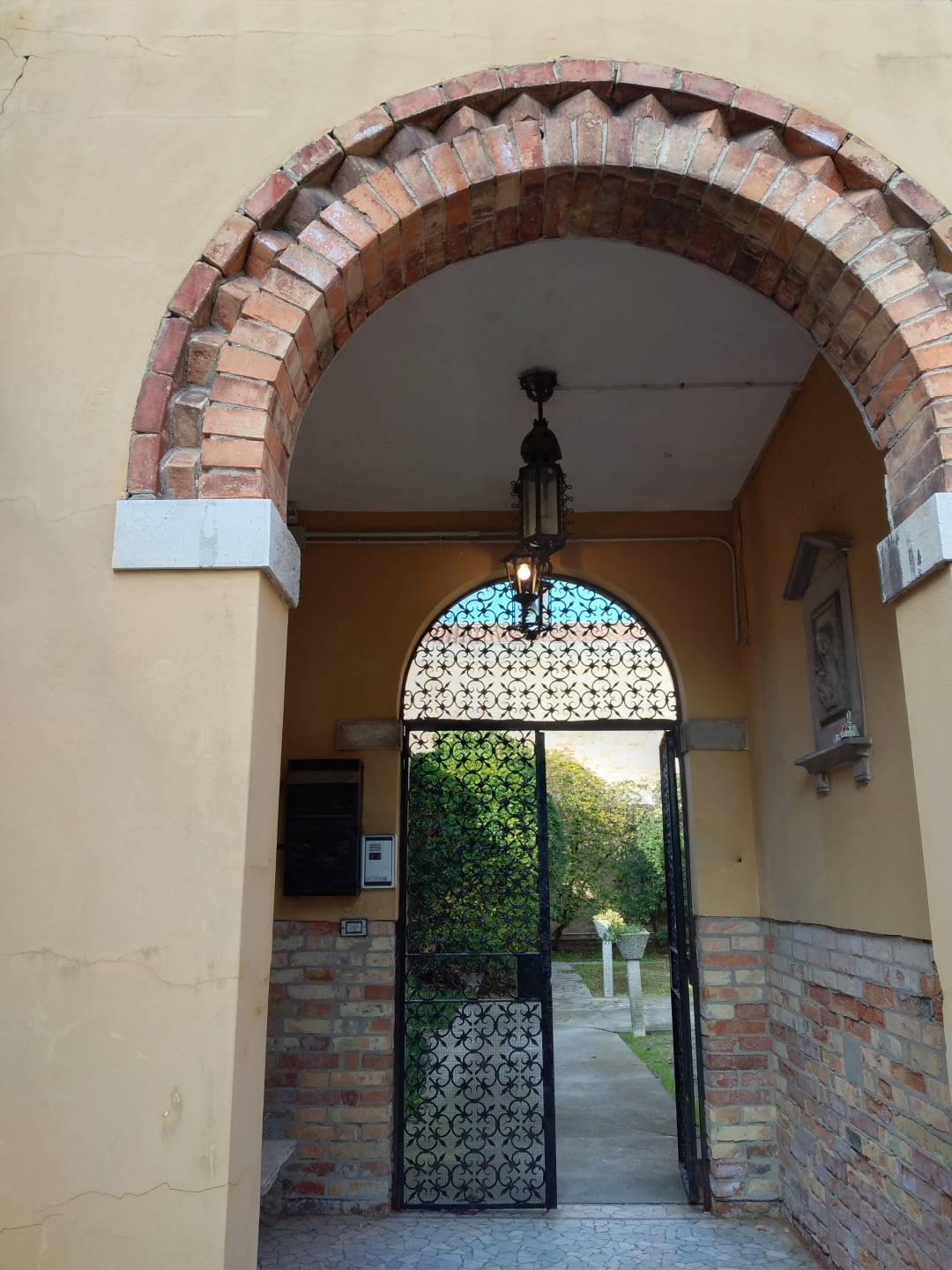 Casa semi indipendente da ristrutturare in zona Murano a Venezia
