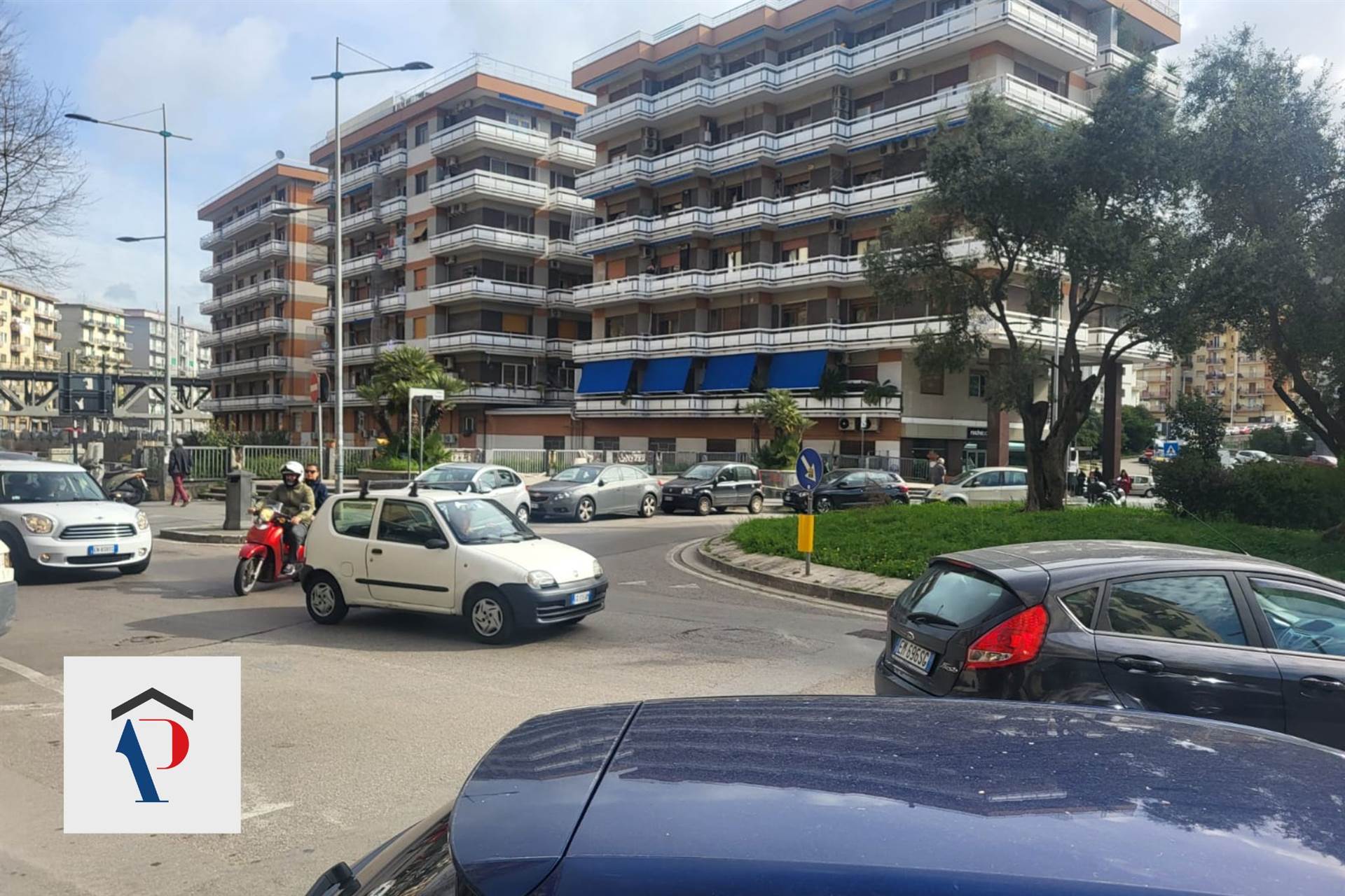 Garage / Posto auto in Via Nizza in zona Gelso - Campione a Salerno