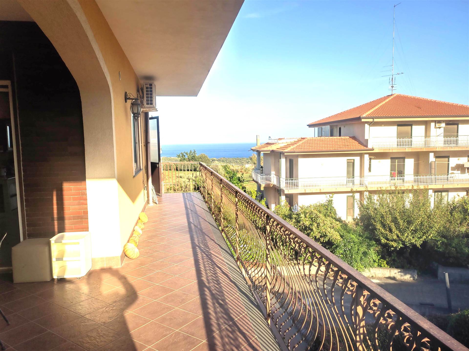ACITREZZA, ACI CASTELLO, Detached apartment for rent of 150 Sq. mt., Excellent Condition, Heating Individual heating system, Energetic class: F, 