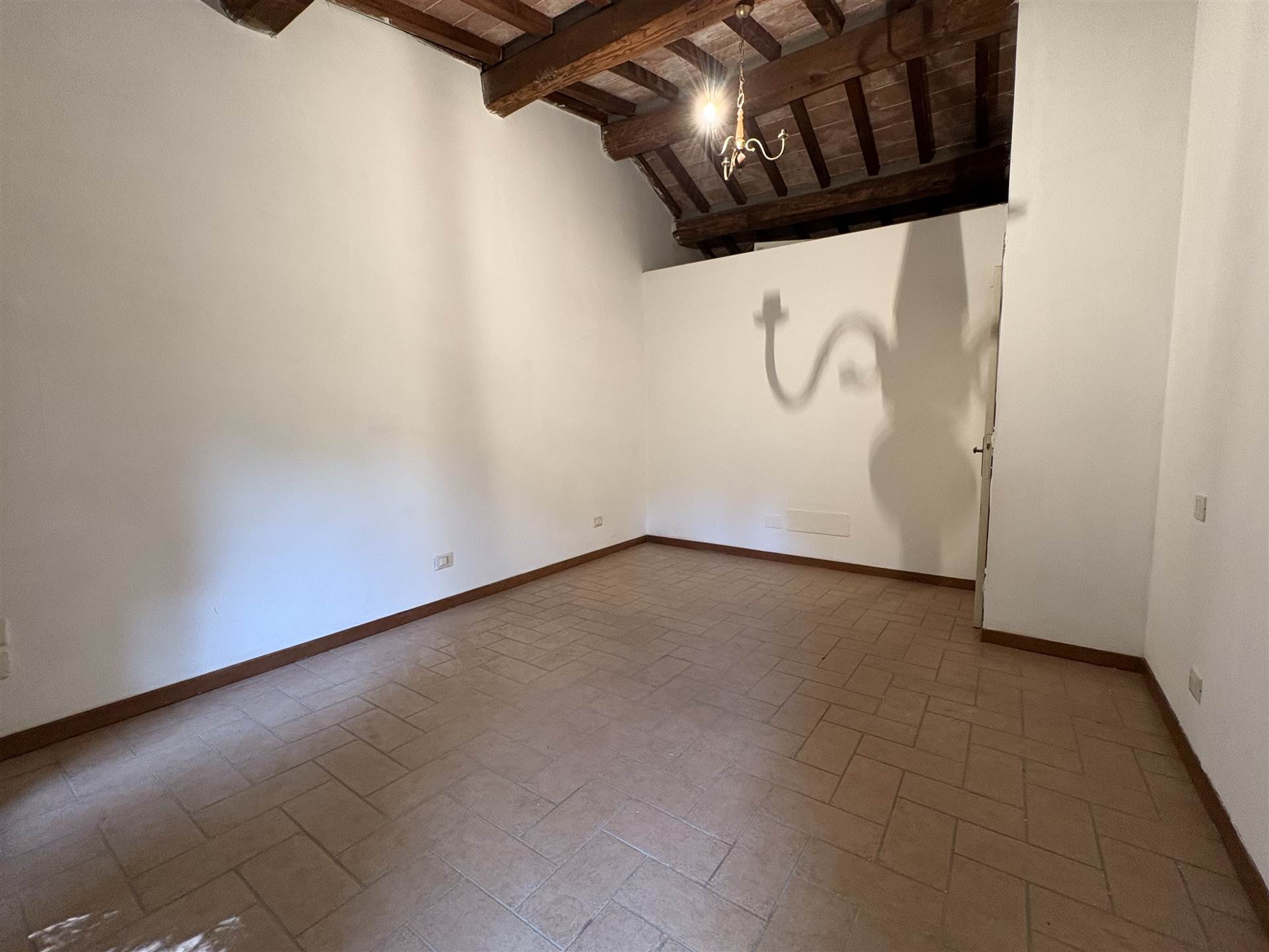 INTERNO