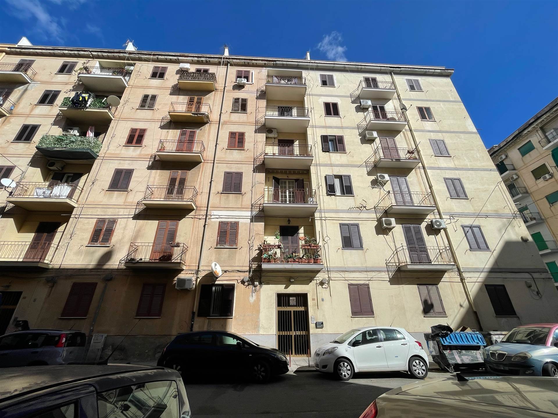 ORETO, PALERMO, Apartment for rent of 93 Sq. mt., Restored, Heating Individual heating system, Energetic class: G, placed at 2° on 7, composed by: 3 