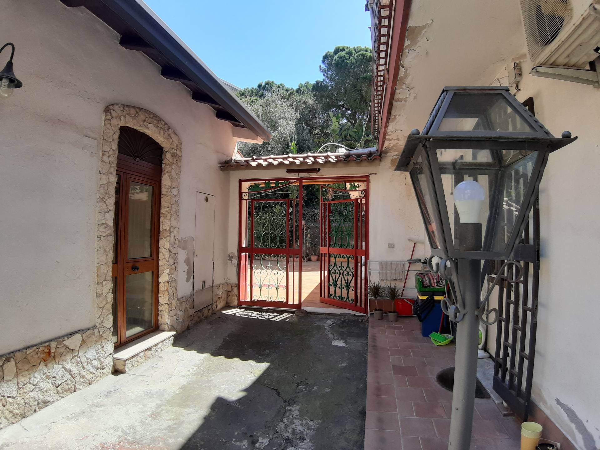 Casa semi indipendente in vendita a Catania Largo Bordighera